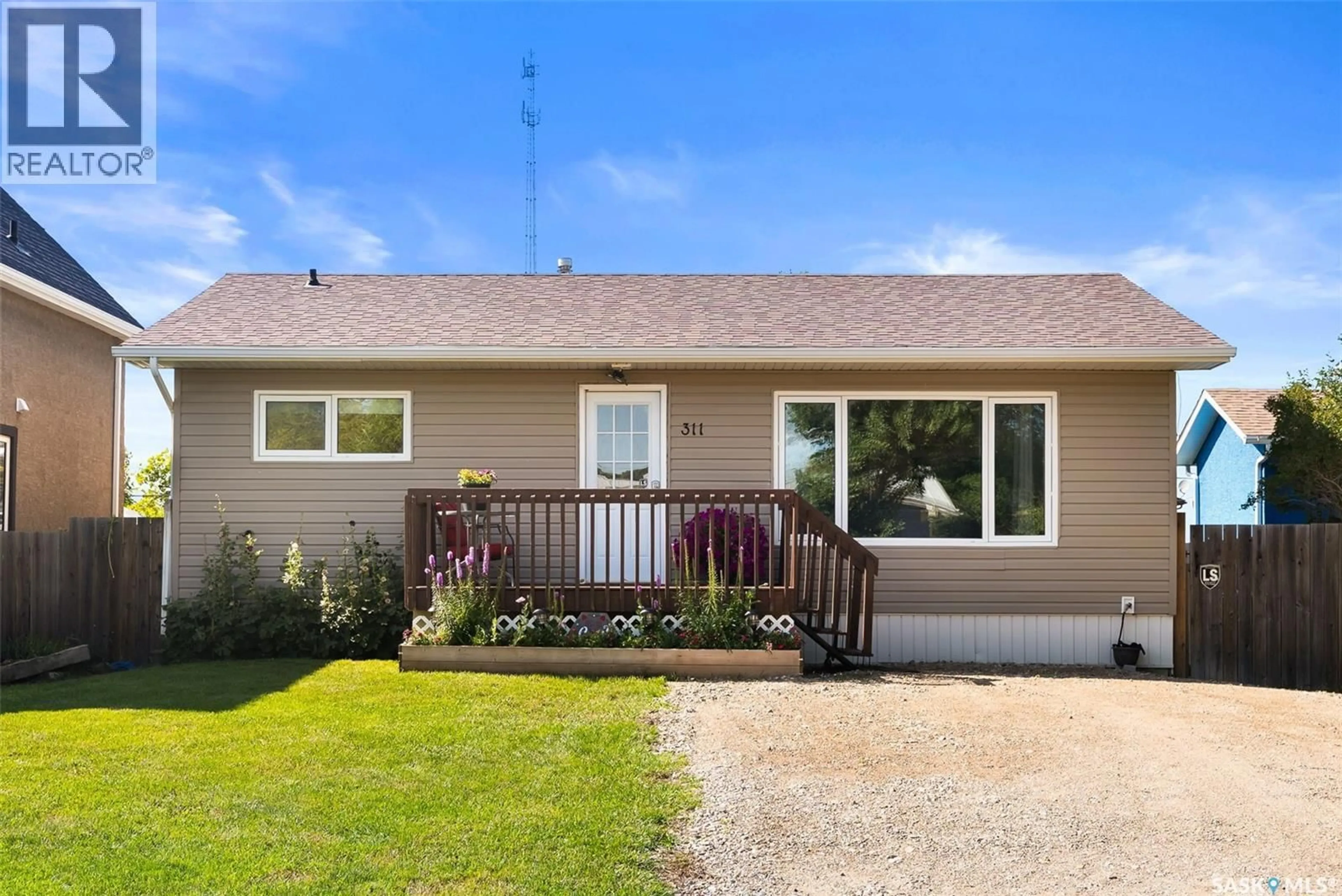 Home with vinyl exterior material, unknown for 311 COTEAU STREET, Milestone Saskatchewan S0G3L0