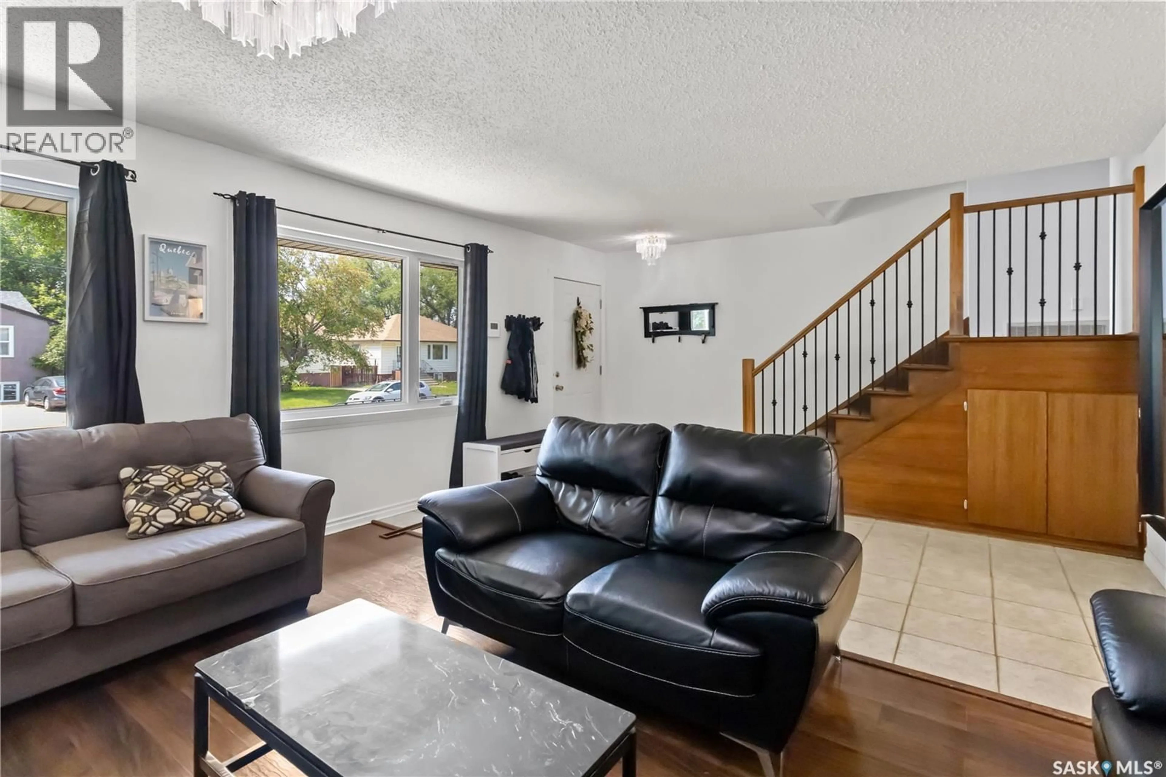 Living room with furniture, unknown for 2009 WILLIAM AVENUE, Saskatoon Saskatchewan S7J1A4