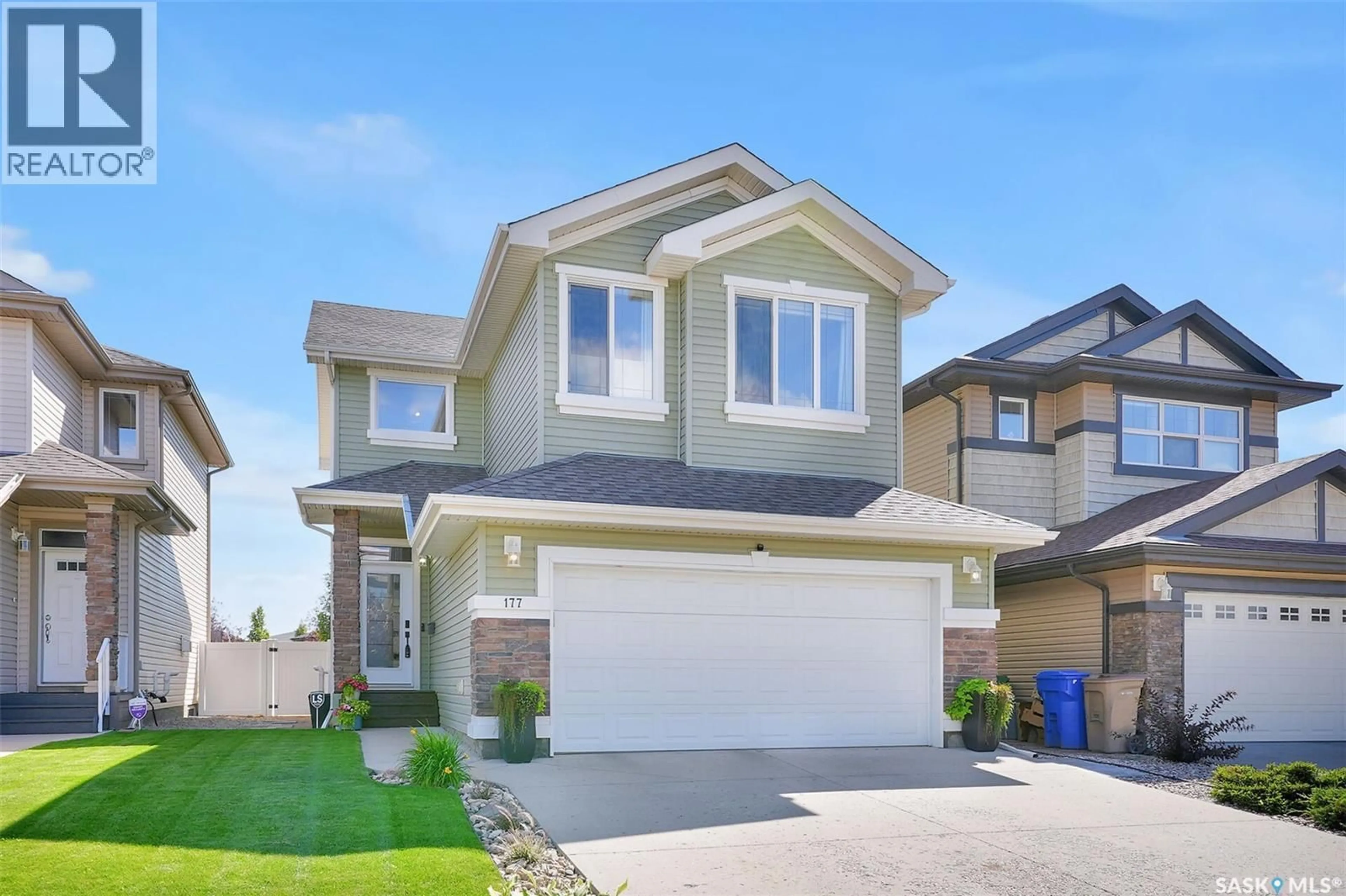 Home with vinyl exterior material, street for 177 POPLAR BLUFF CRESCENT, Regina Saskatchewan S4Y0B4