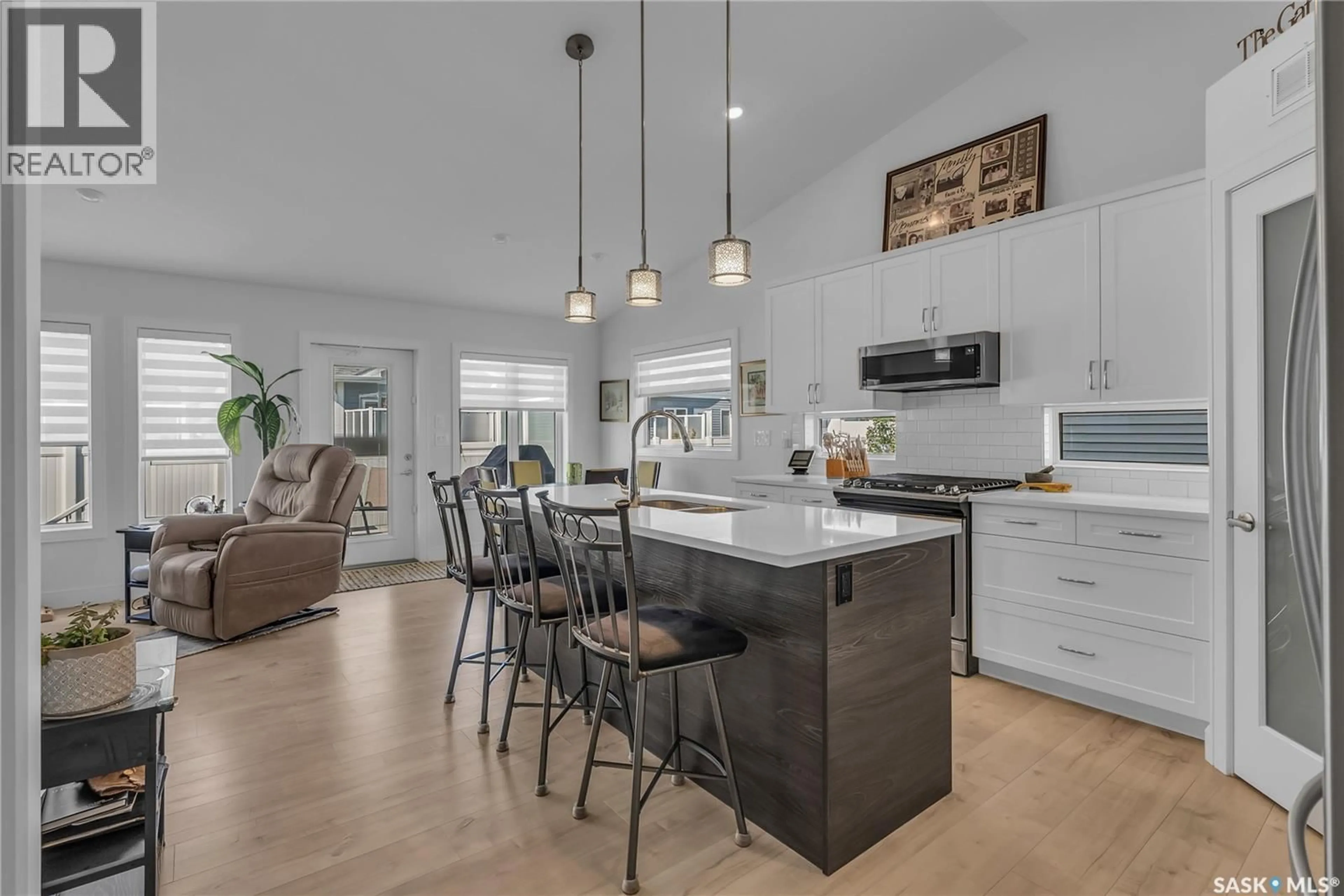 Open concept kitchen, unknown for 15 PALMER CRESCENT, Warman Saskatchewan S0K4S1