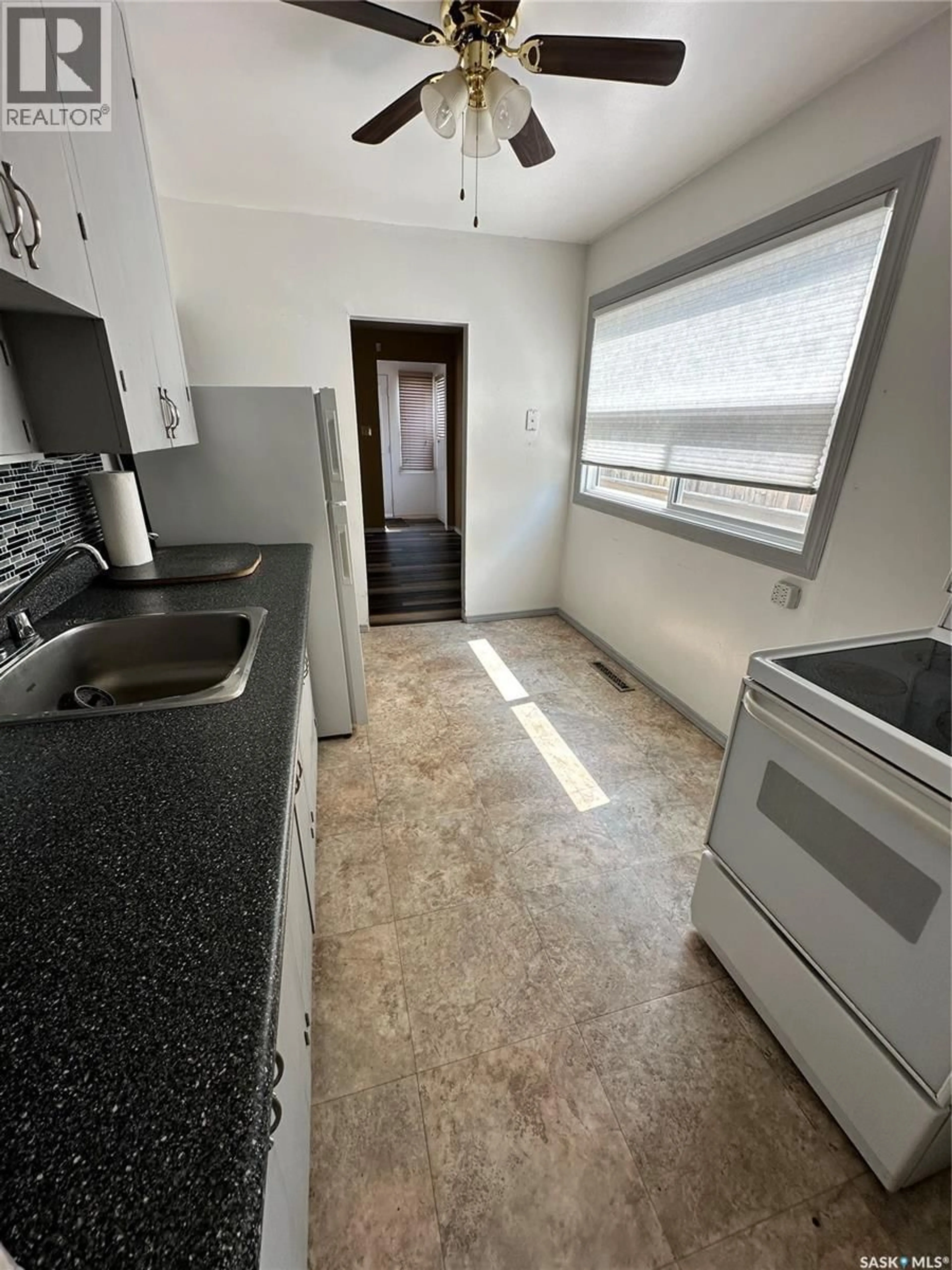 Standard kitchen, unknown for 1371 106TH STREET, North Battleford Saskatchewan S9A1X3