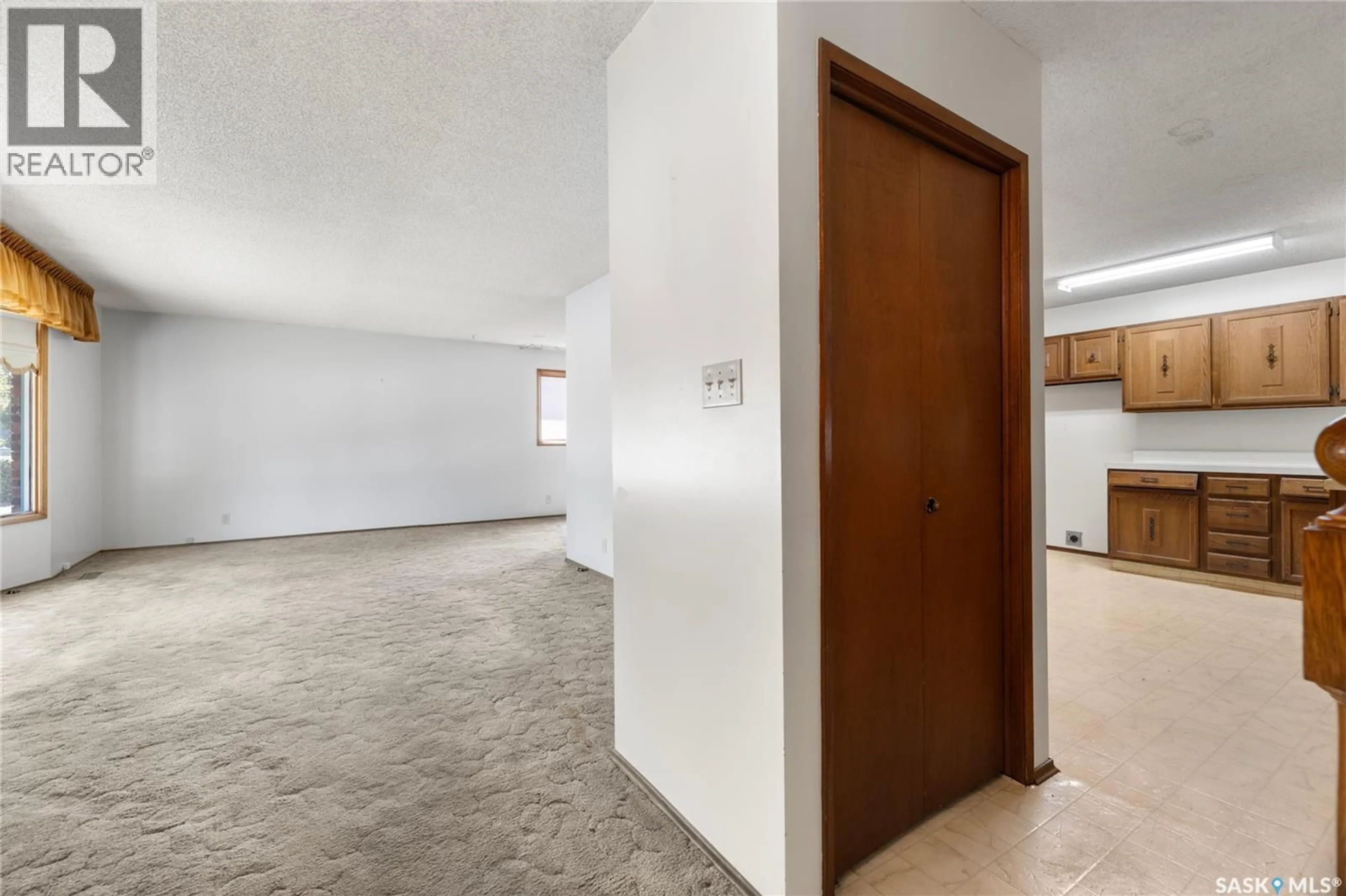 Unknown for 6007 SHERWOOD DRIVE, Regina Saskatchewan S4T6X5