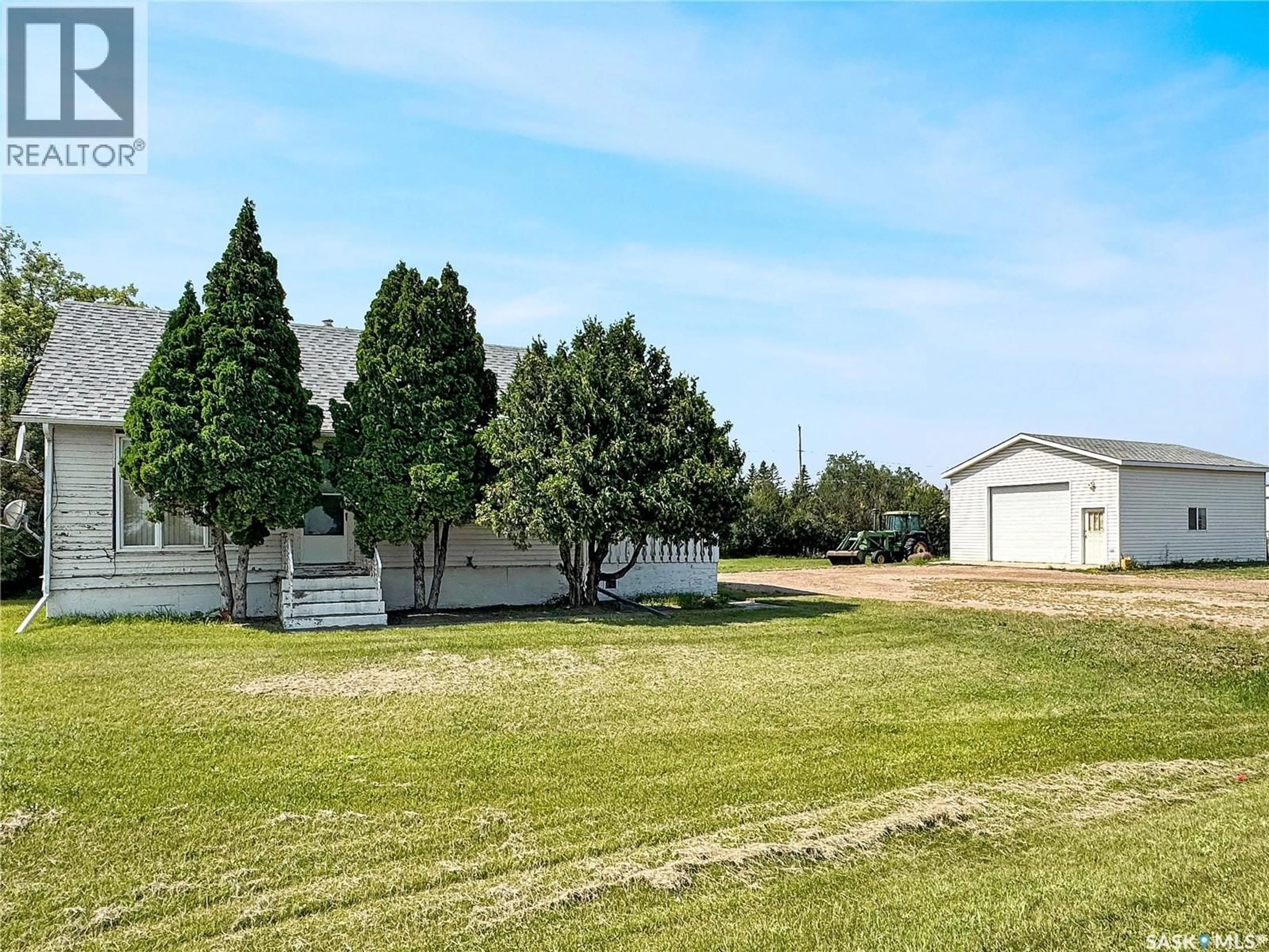 A pic from outside/outdoor area/front of a property/back of a property/a pic from drone, unknown for 205 JAMES STREET, Radisson Saskatchewan S0K3L0