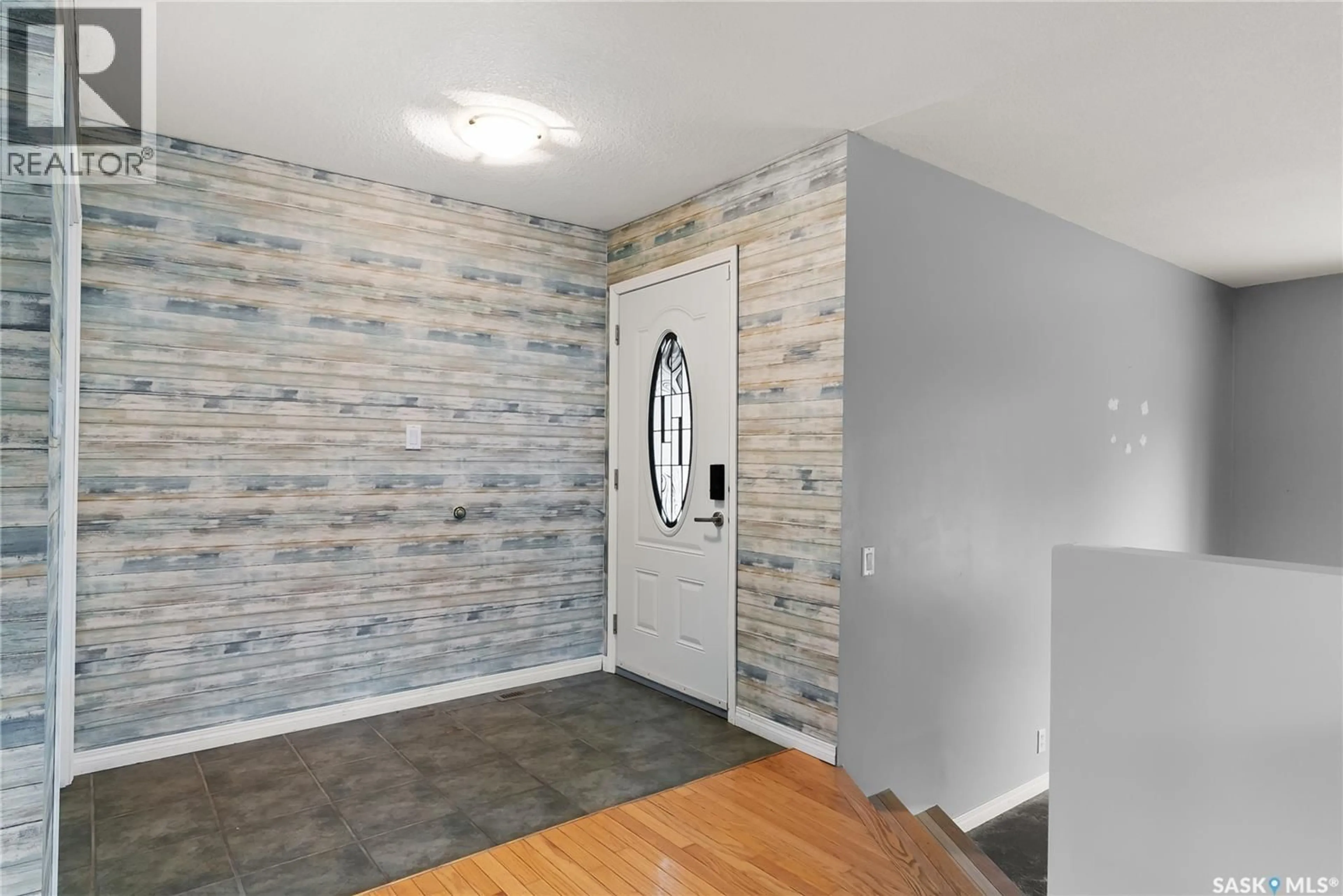 Indoor entryway for 233 6TH STREET, Milestone Saskatchewan S0G3L0