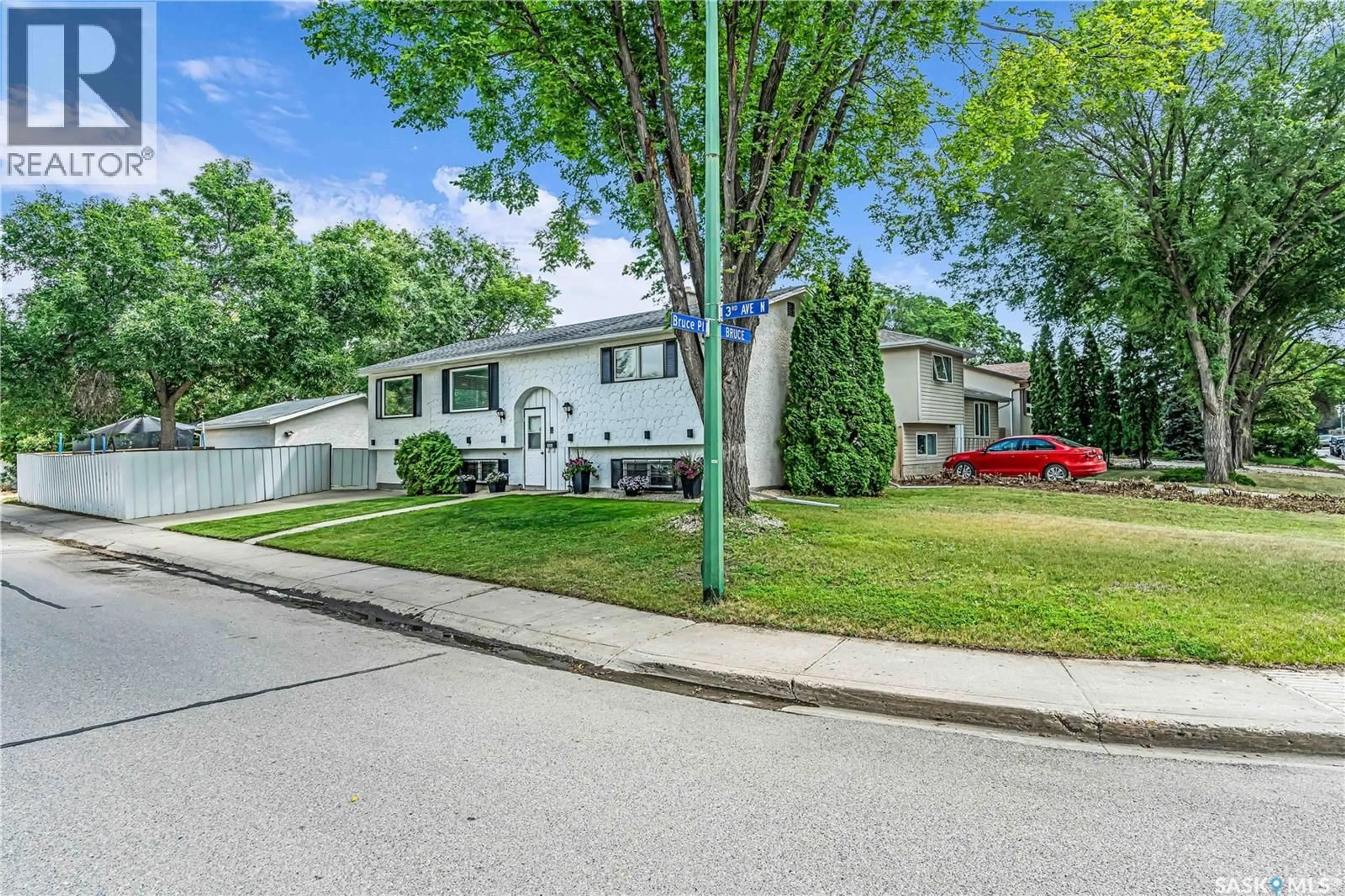 Home with vinyl exterior material, street for 5065 3RD AVENUE, Regina Saskatchewan S4R5P4
