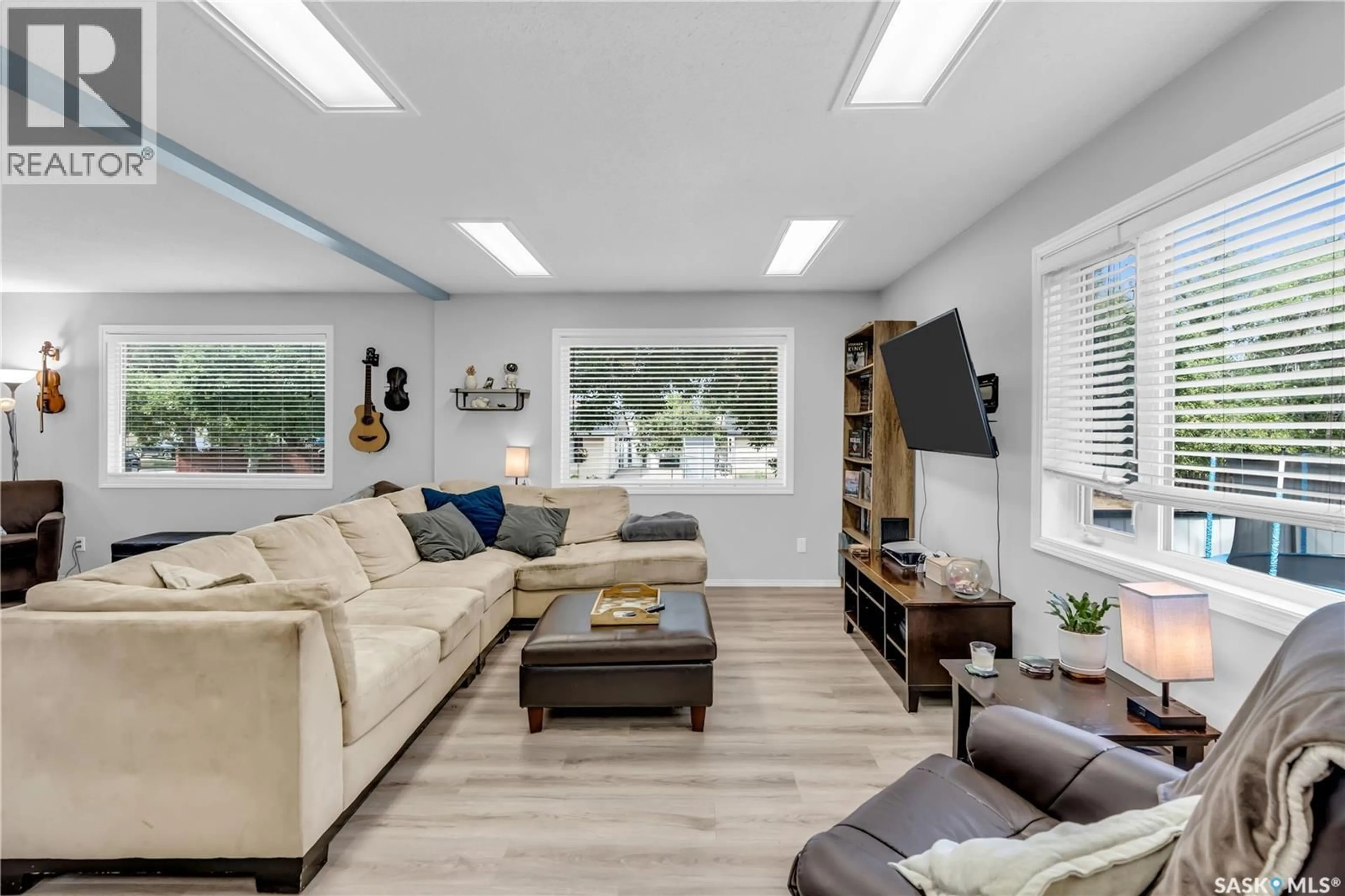 Living room with furniture, unknown for 5065 3RD AVENUE, Regina Saskatchewan S4R5P4
