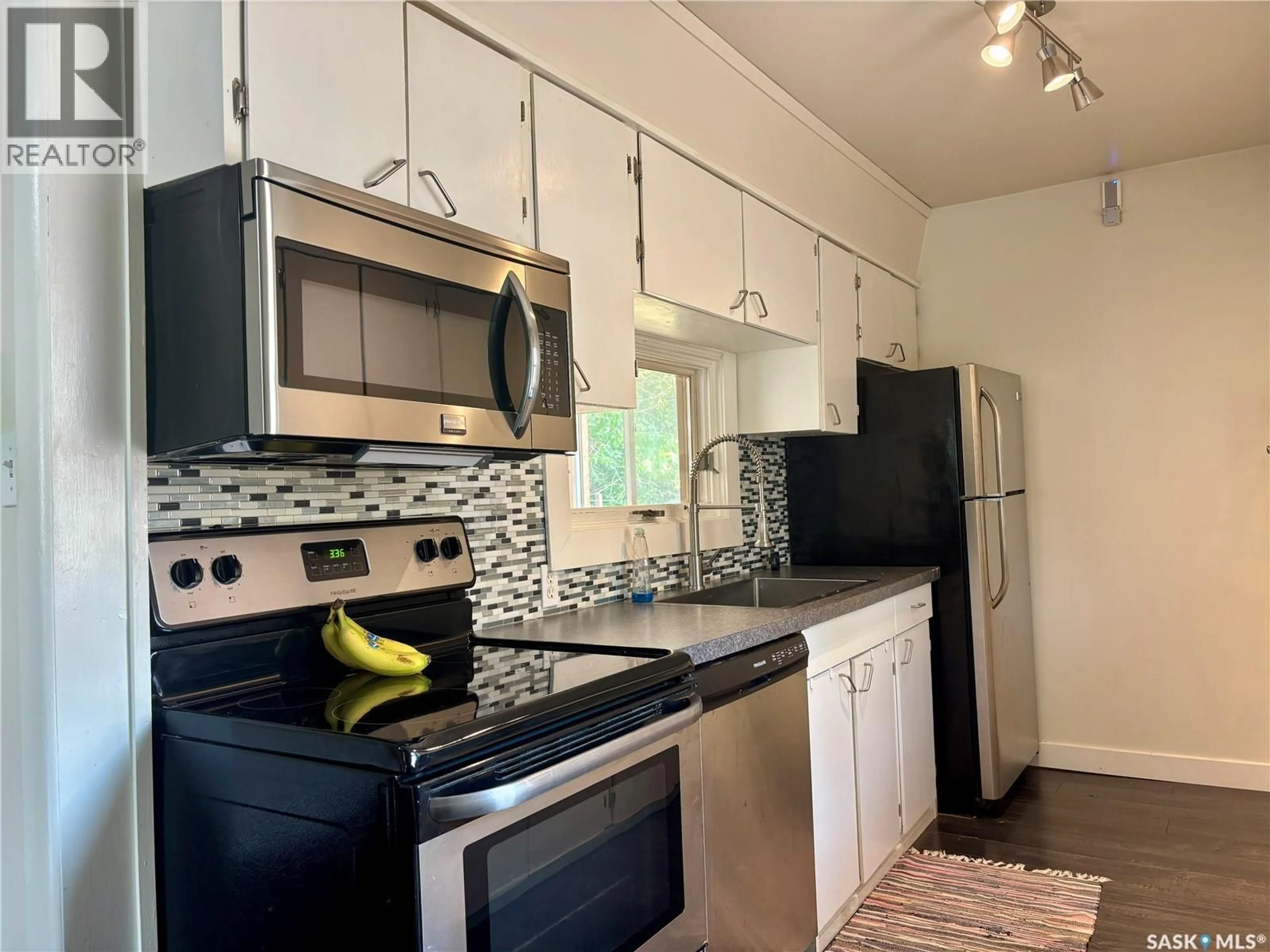 Standard kitchen, unknown for 71 22ND STREET, Prince Albert Saskatchewan S6V1M8