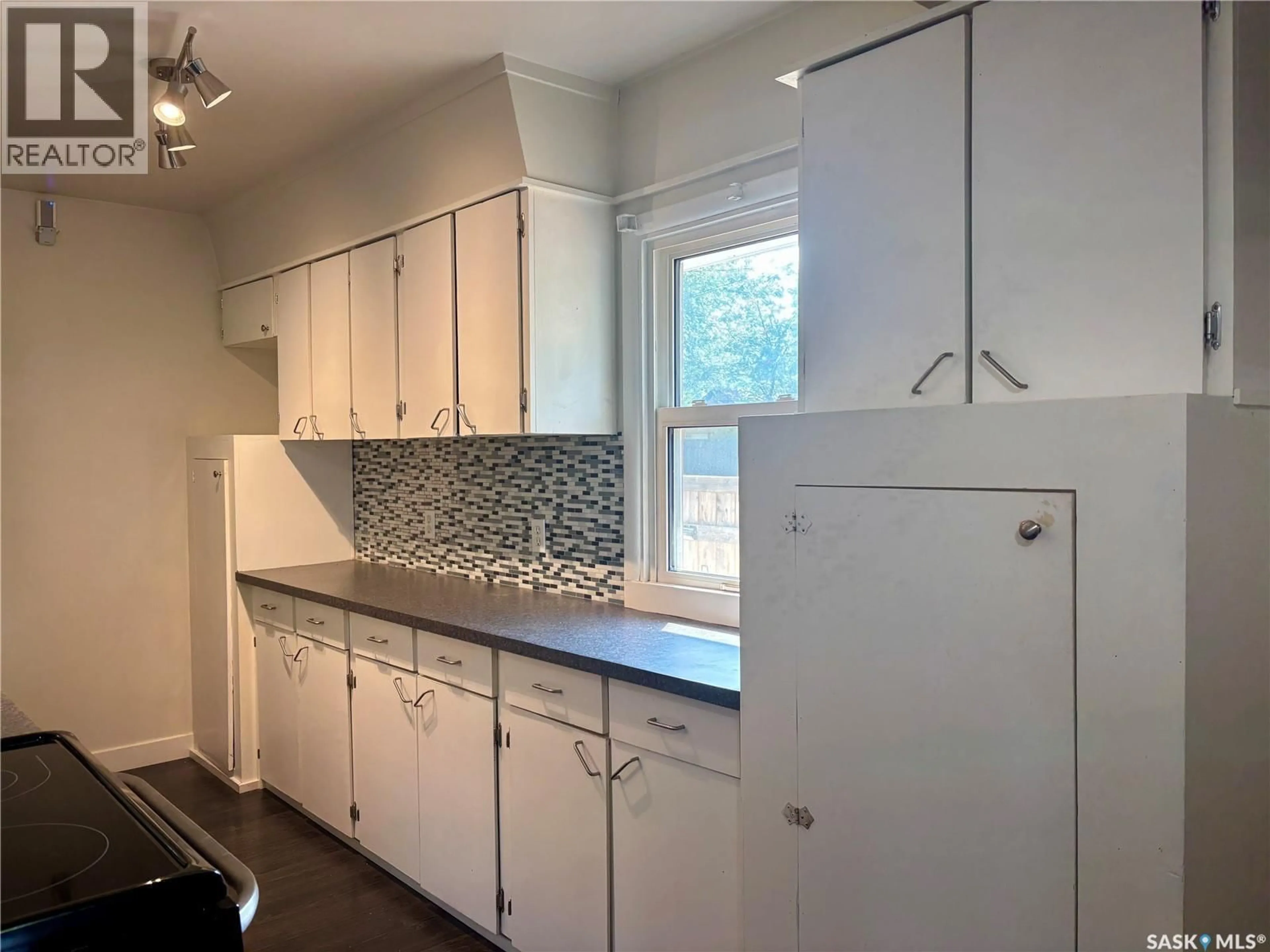 Standard kitchen, unknown for 71 22ND STREET, Prince Albert Saskatchewan S6V1M8