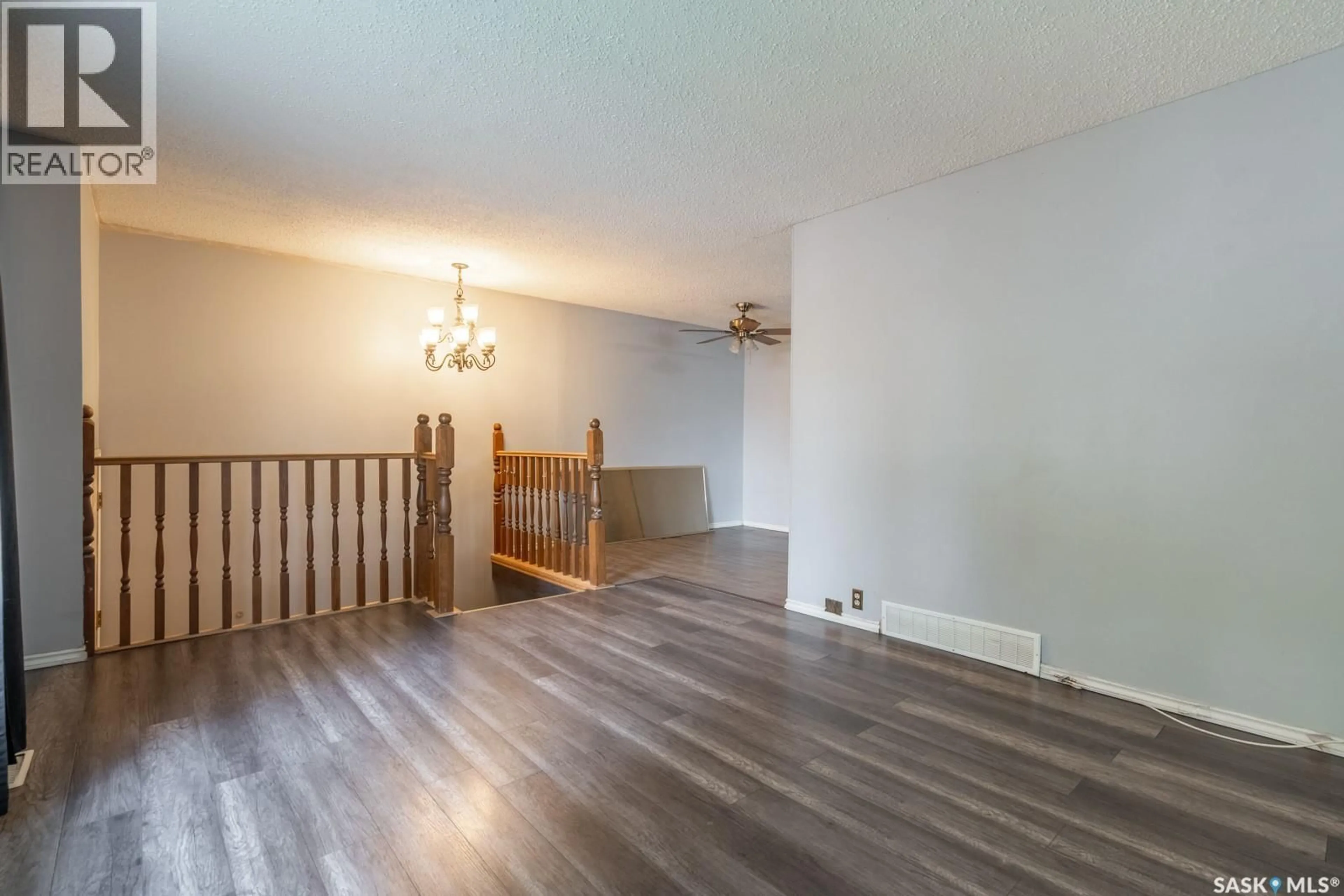 A pic of a room for 1034 12TH AVENUE, Regina Saskatchewan S4R7W5