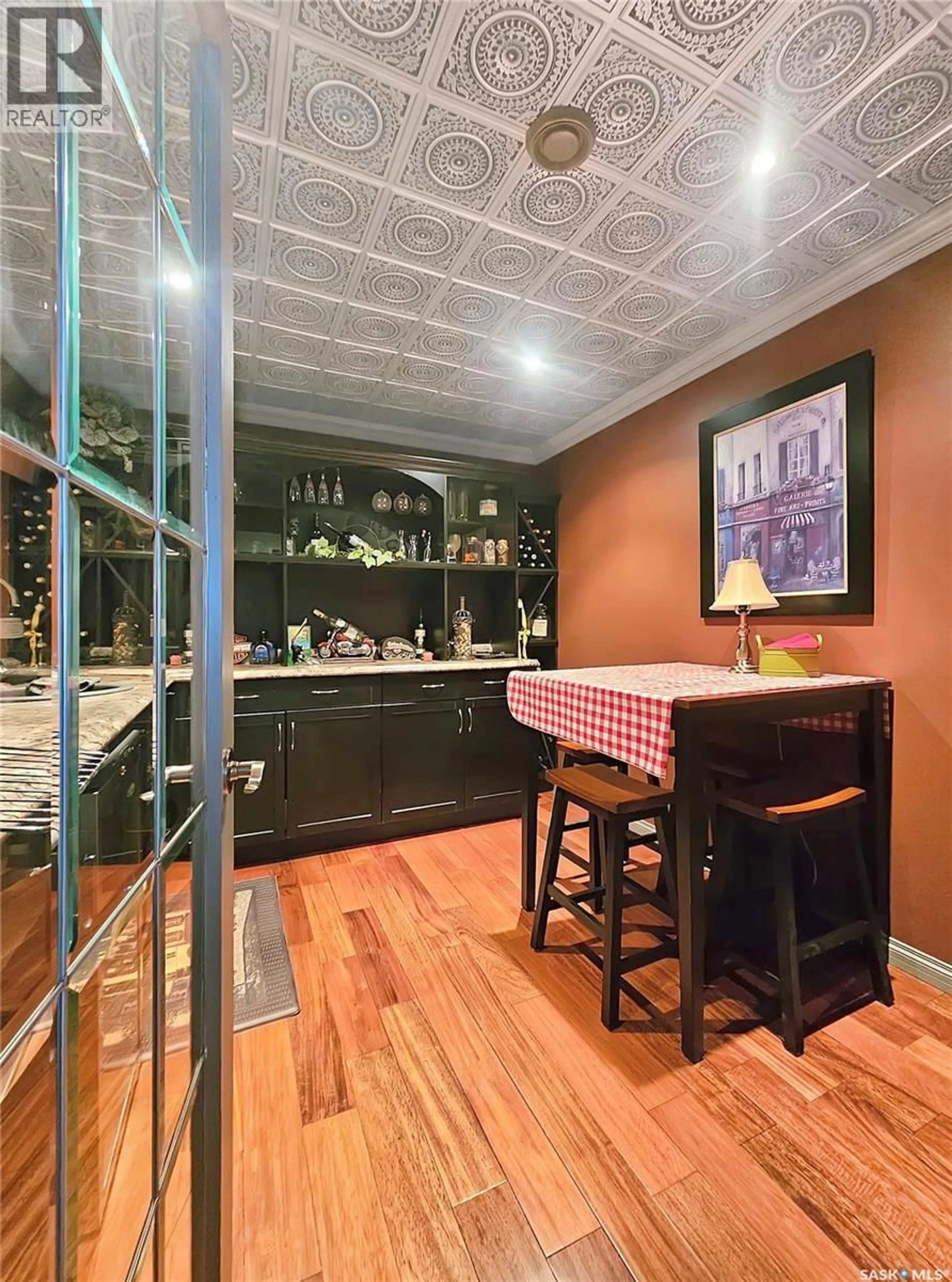 Contemporary kitchen, unknown for CARLETON ACREAGE, Swift Current Rm No. 137 Saskatchewan S9H3X5