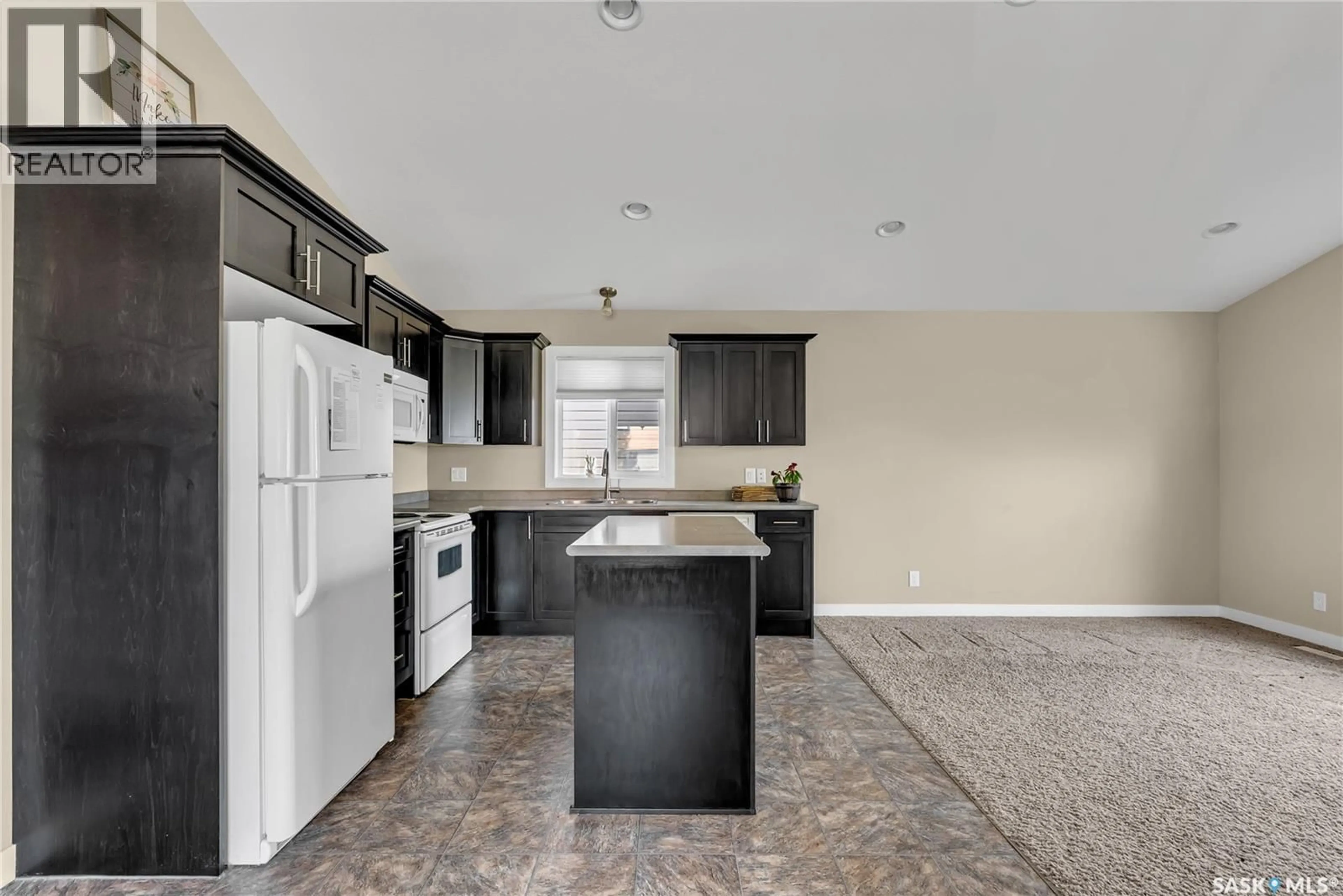 Open concept kitchen, ceramic/tile floor for 199 RAJPUT WAY, Saskatoon Saskatchewan S7W0L5
