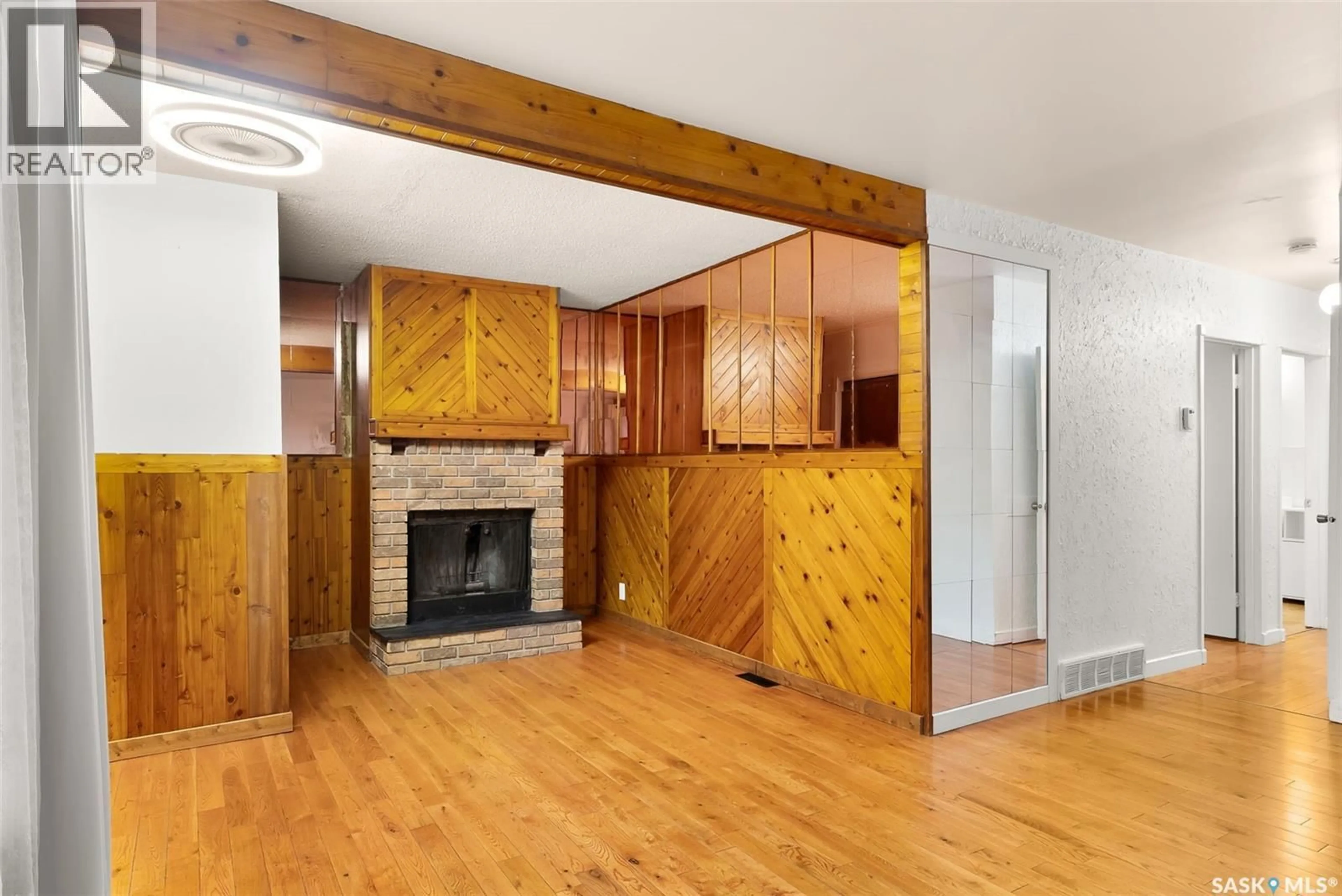 A pic of a room for 926 WALLACE STREET, Regina Saskatchewan S4N3Y5