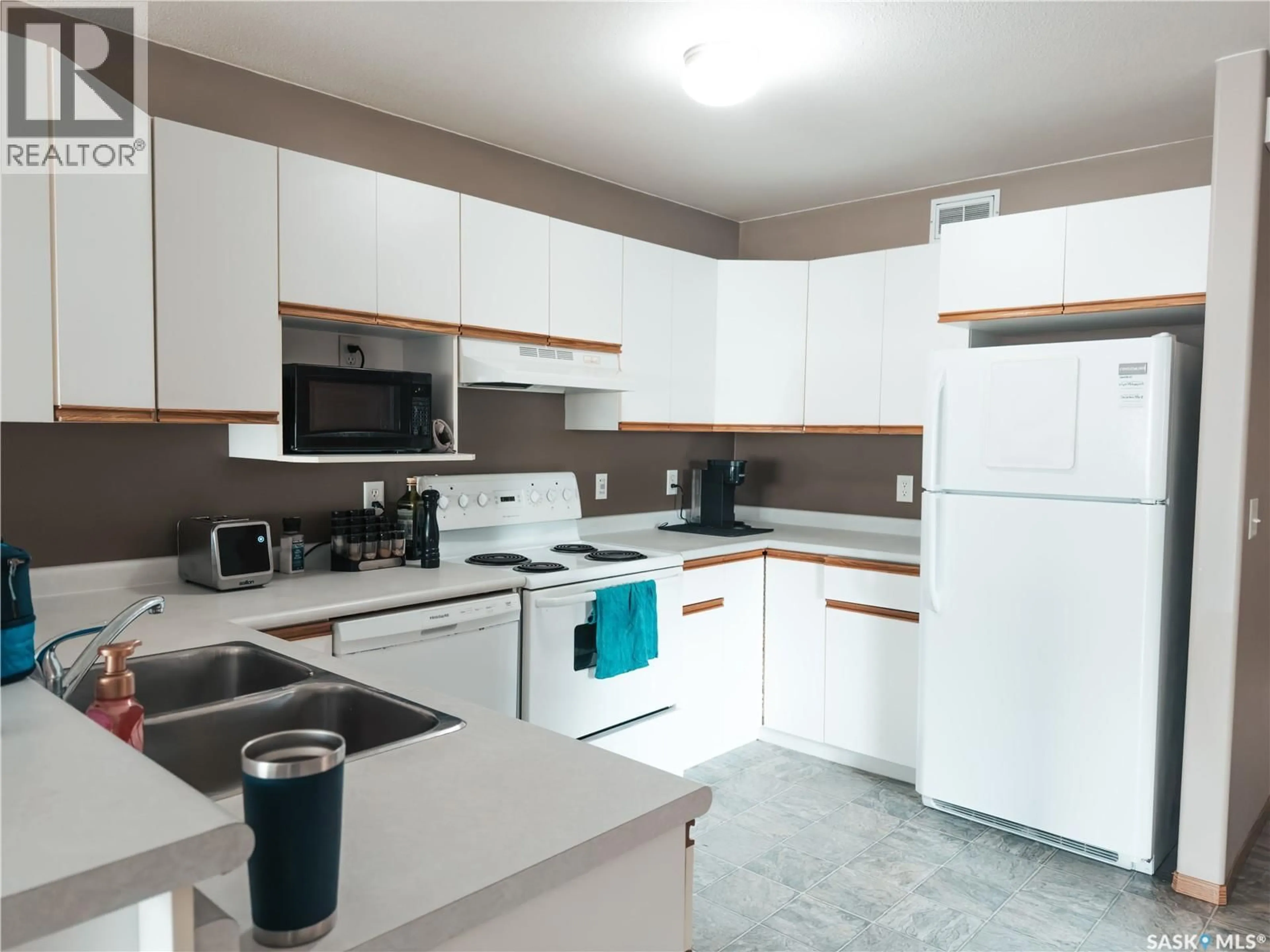 Standard kitchen, unknown for 309 KLASSEN STREET, Warman Saskatchewan S0K4S0
