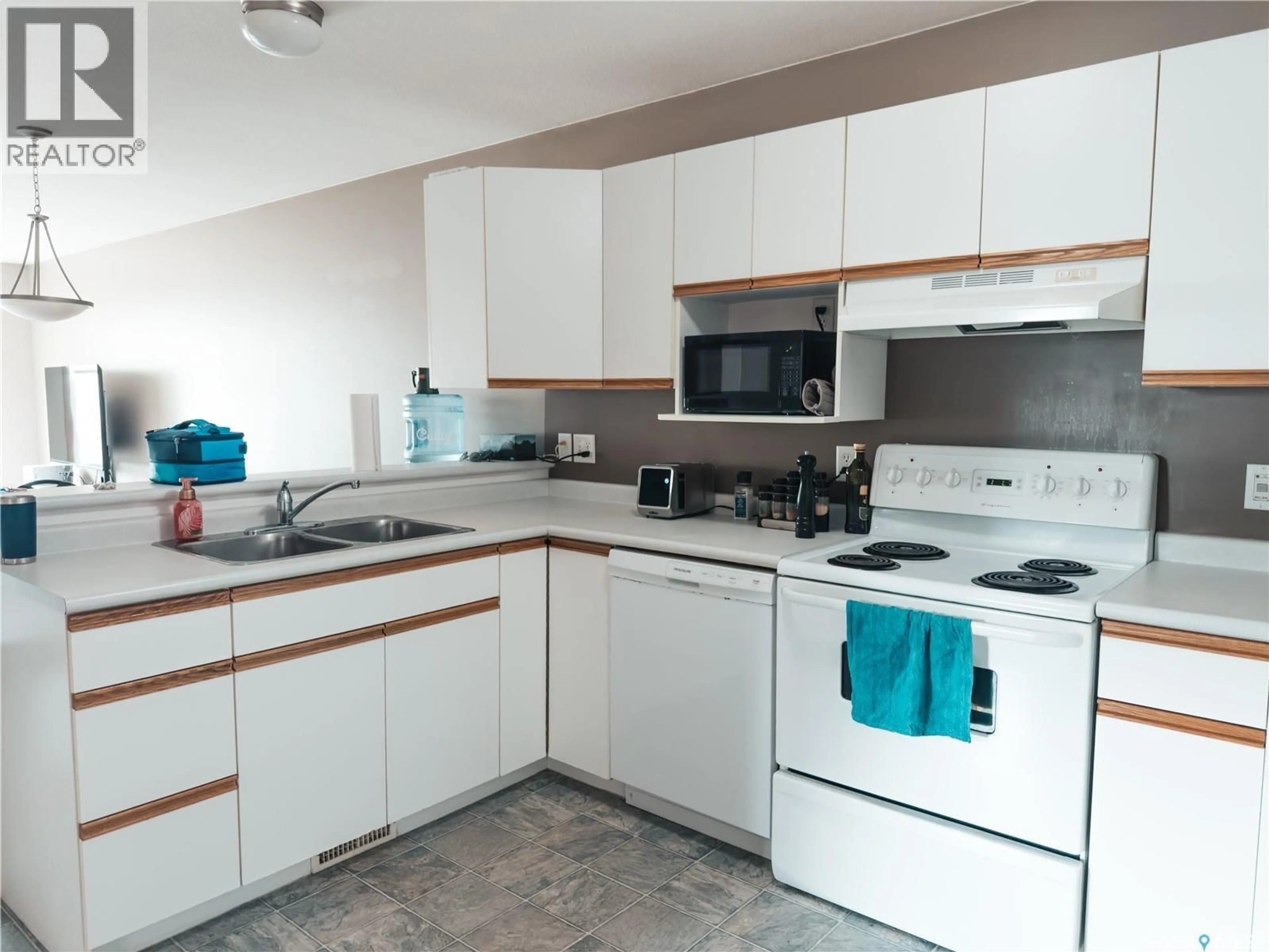 Standard kitchen, unknown for 309 KLASSEN STREET, Warman Saskatchewan S0K4S0