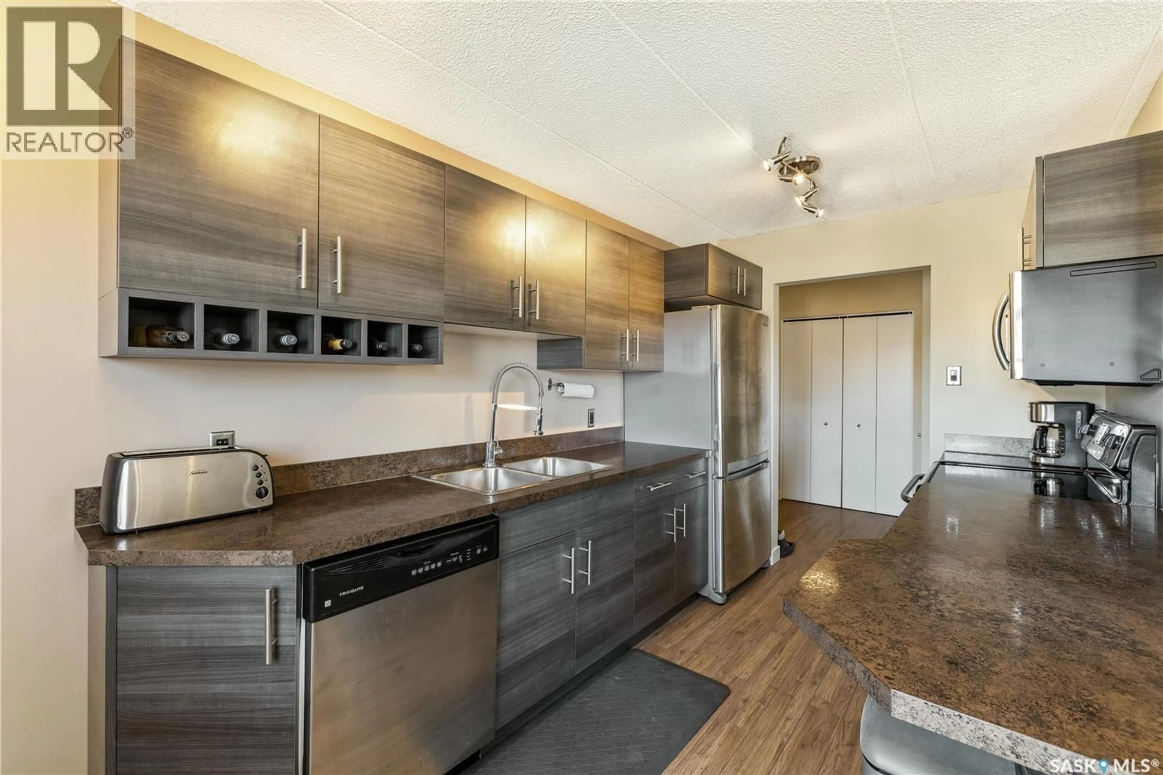 Open concept kitchen, unknown for 405 - 18 LORNE STREET, Regina Saskatchewan S4R3B2