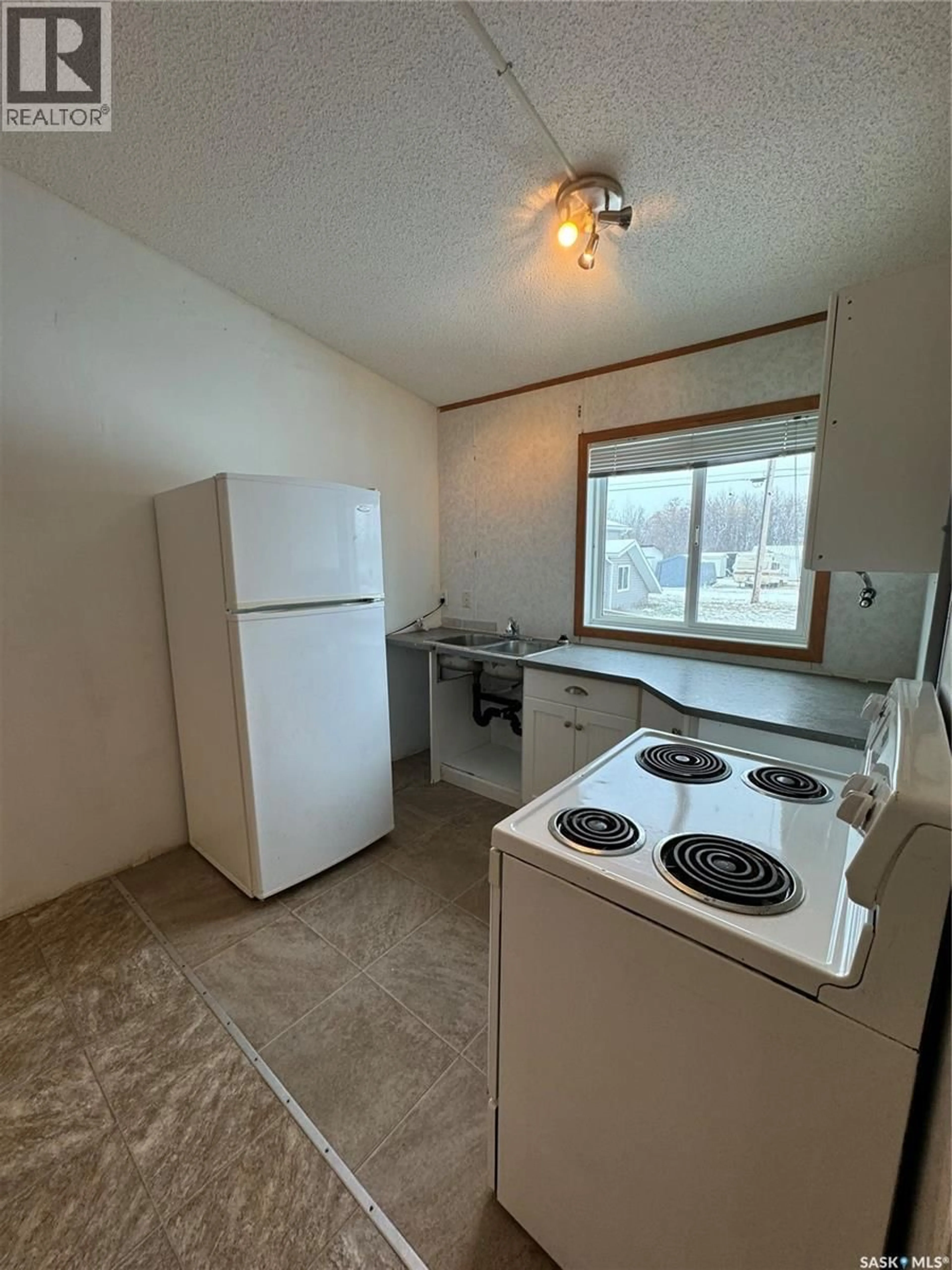 Standard kitchen, unknown for 701 2ND AVENUE, Shellbrook Saskatchewan S0J2E0