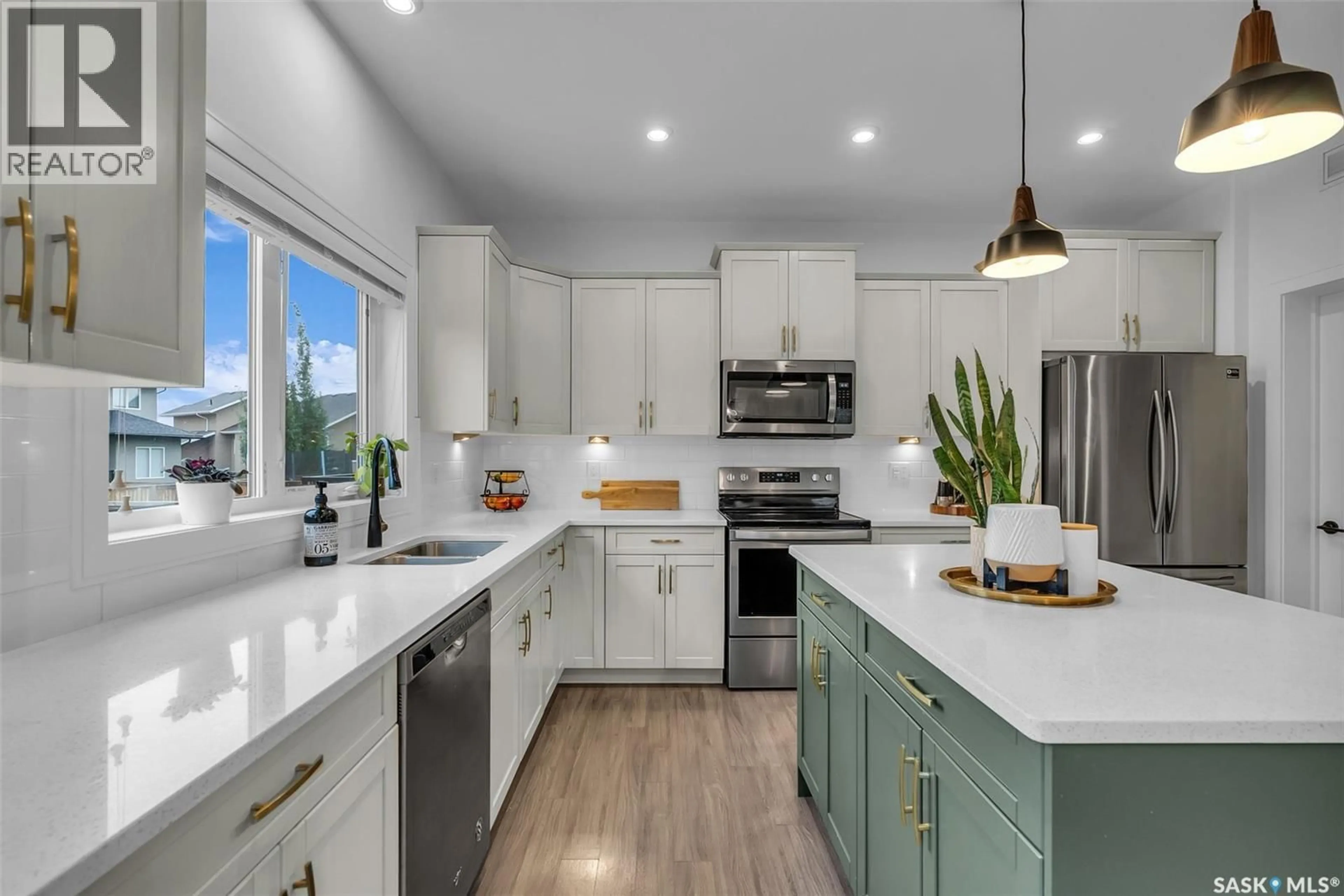 Open concept kitchen, ceramic/tile floor for 138 BURGESS CRESCENT, Saskatoon Saskatchewan S7V0S1