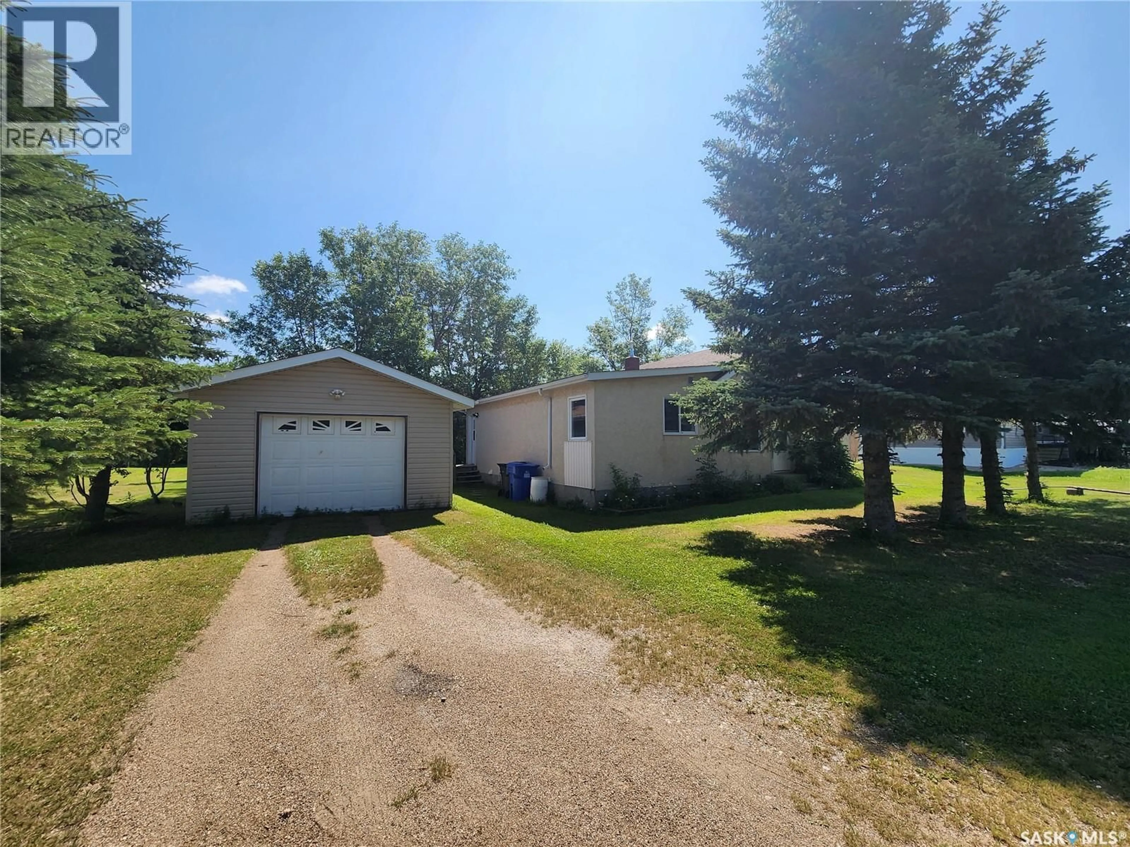 A pic from outside/outdoor area/front of a property/back of a property/a pic from drone, water/lake/river/ocean view for 101 BELFAST STREET, North Portal Saskatchewan S0C1W0