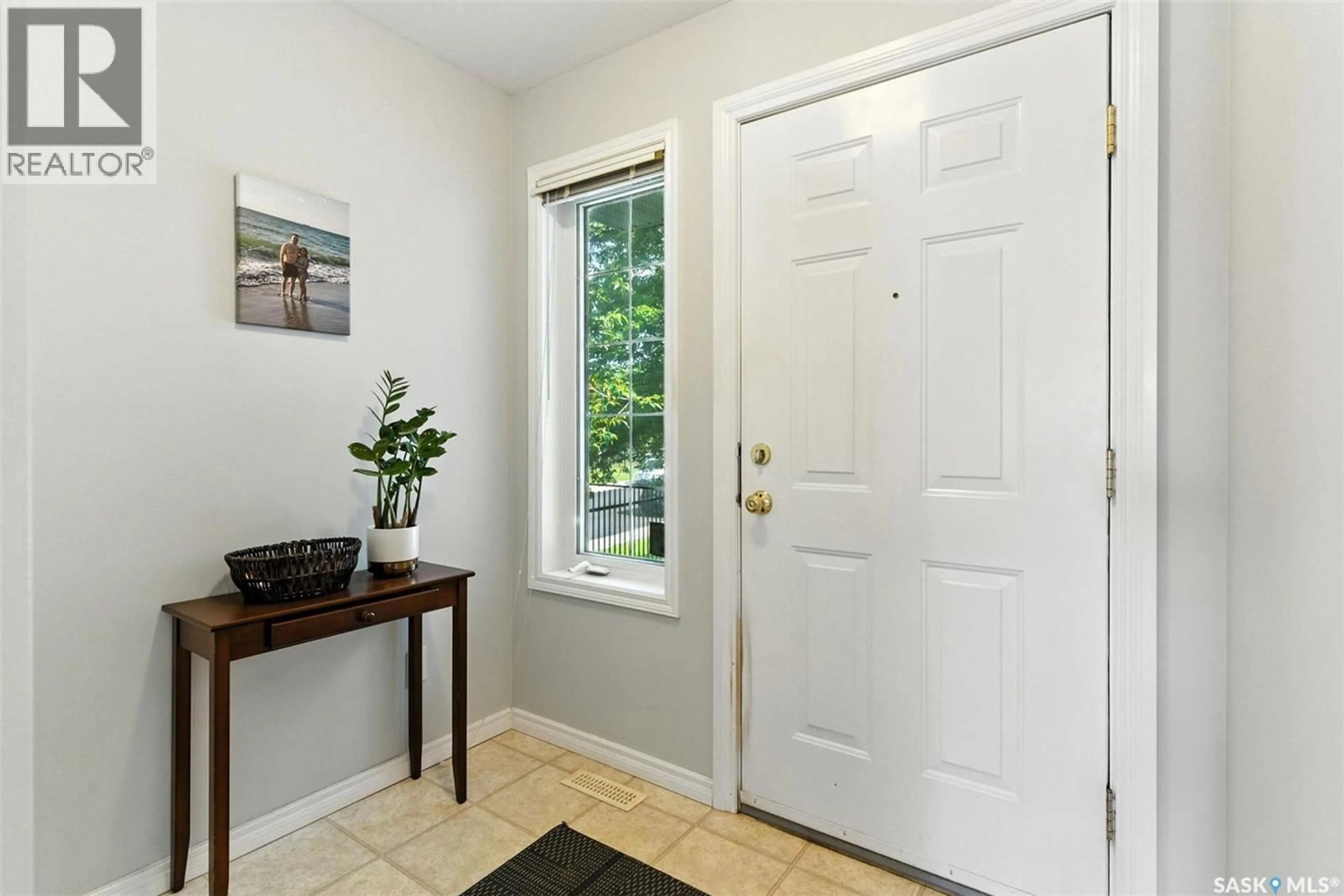 Indoor entryway for 9 103 BANYAN CRESCENT, Saskatoon Saskatchewan S7V1G2