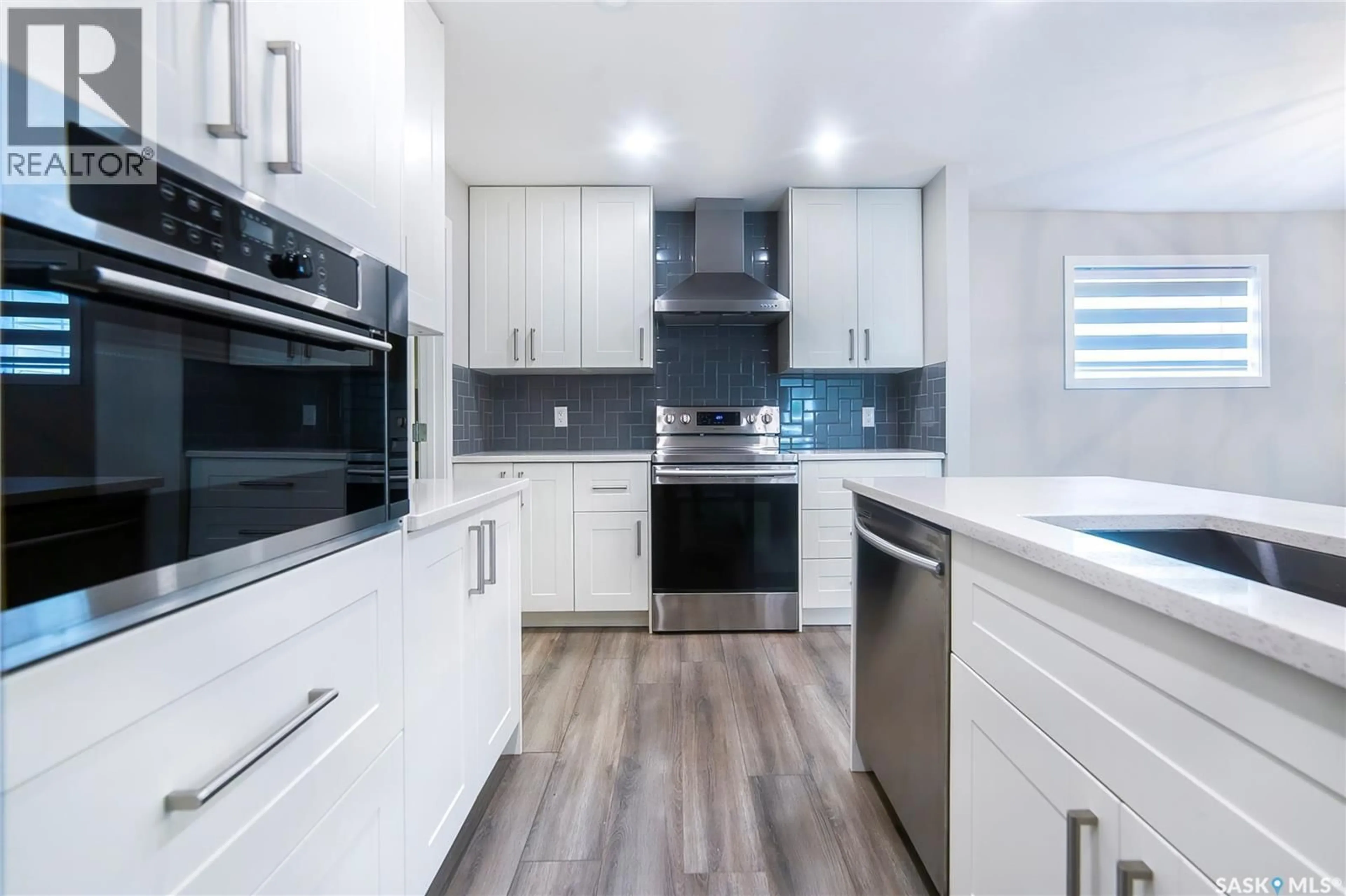 Contemporary kitchen, ceramic/tile floor for 1525/1527 COY AVENUE, Saskatoon Saskatchewan S7M0H5