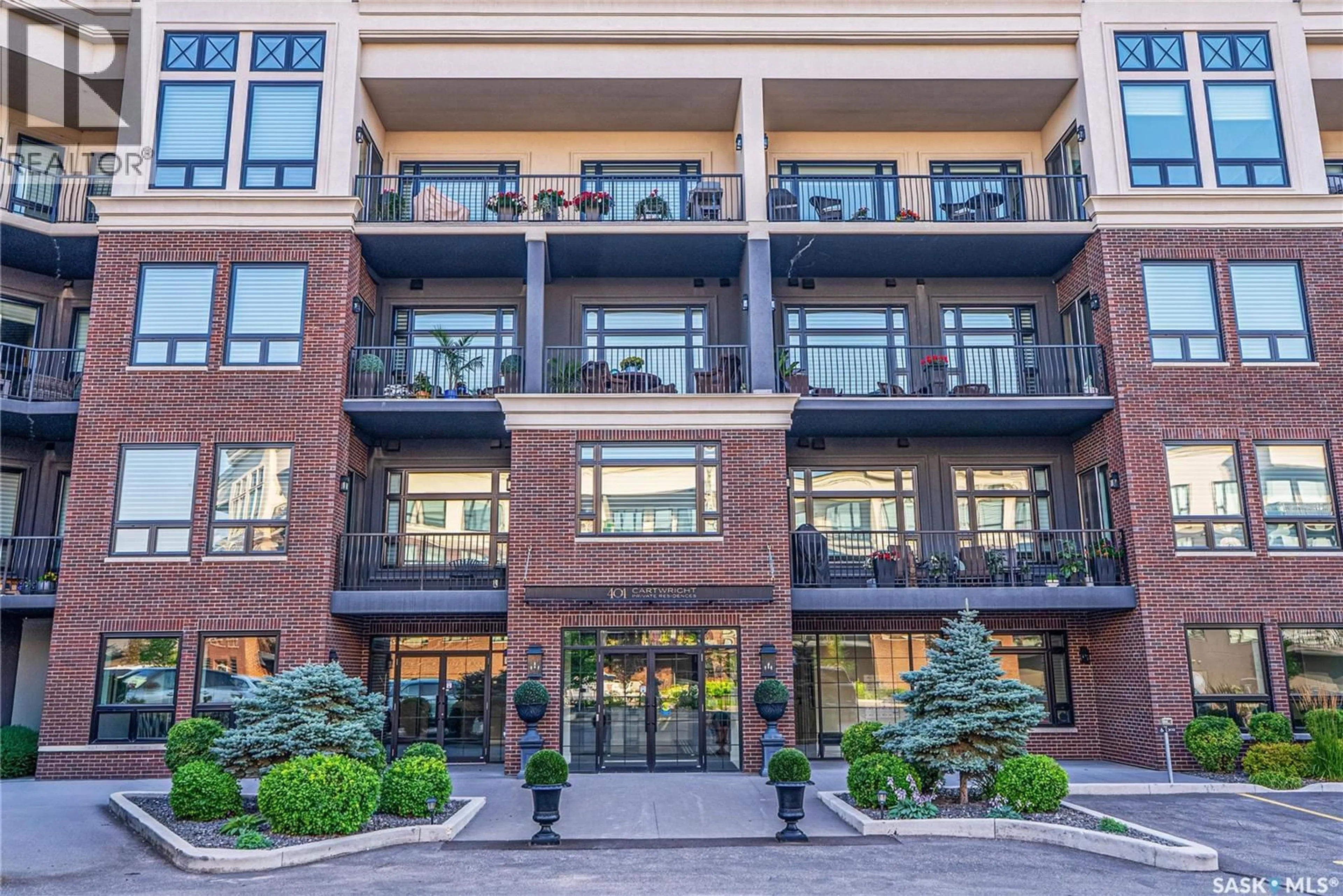 Patio, building for 404 - 310 CARTWRIGHT STREET, Saskatoon Saskatchewan S7T0W6