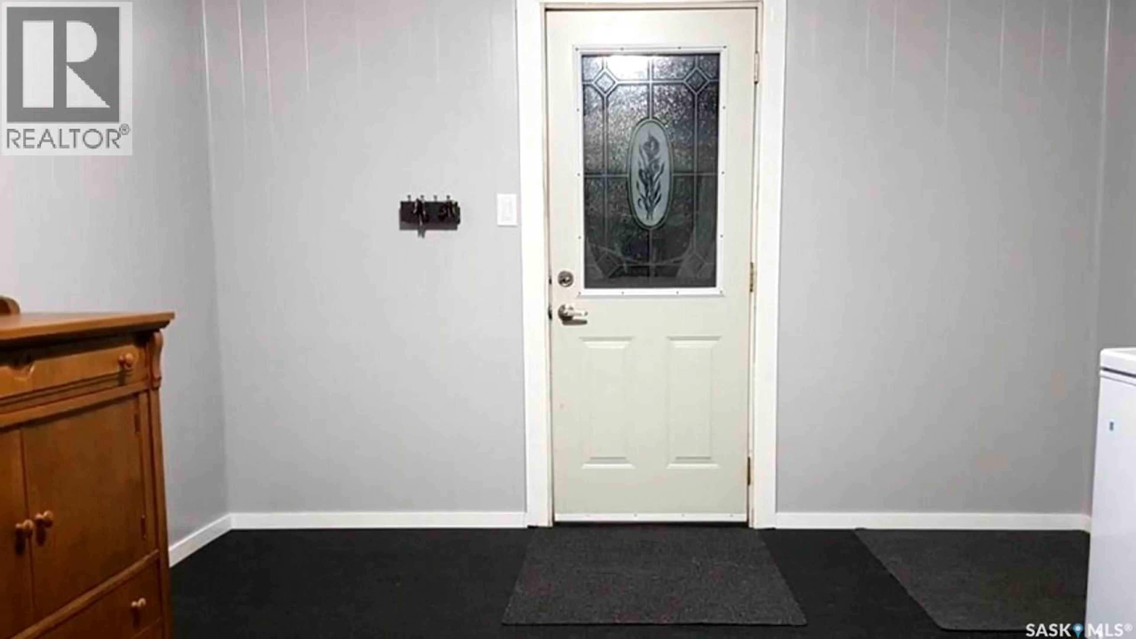 Indoor entryway for 11 401 RAILWAY AVENUE E, Vanscoy Saskatchewan S0L3J0