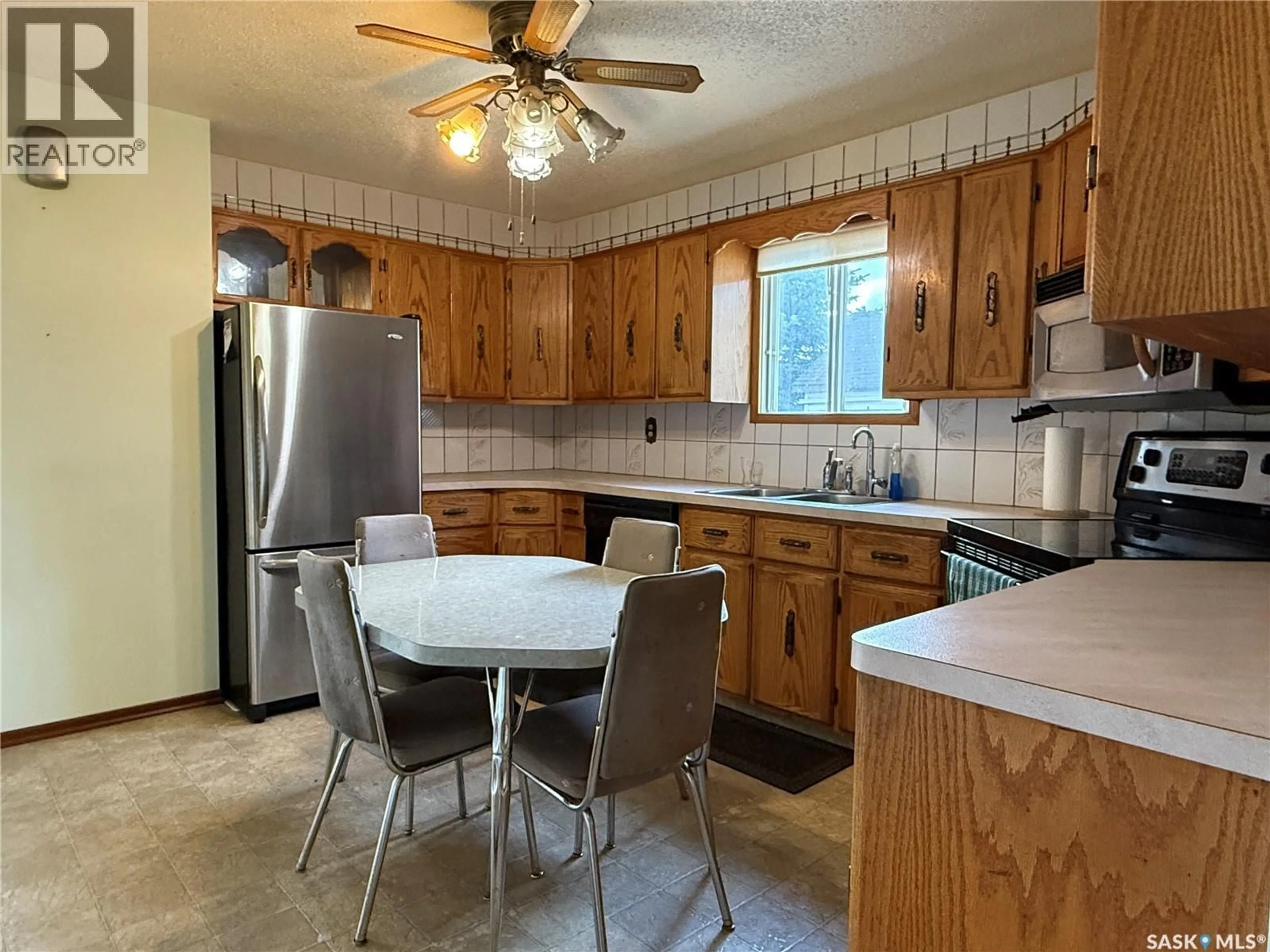 Standard kitchen, ceramic/tile floor for 234 1ST AVENUE, Melville Saskatchewan S0A2P0
