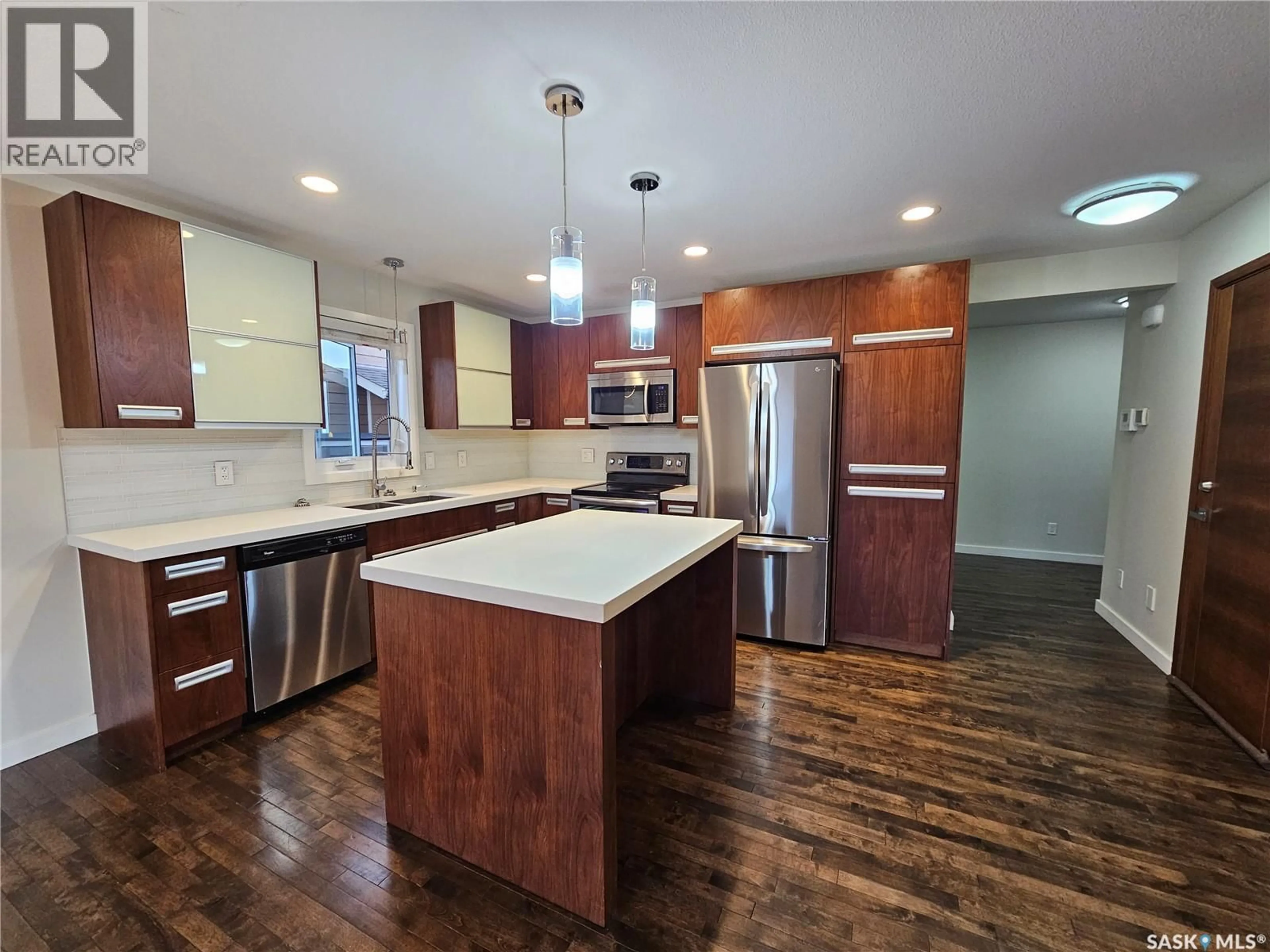 Open concept kitchen, unknown for 439 PICHLER CRESCENT, Saskatoon Saskatchewan S7V0H2