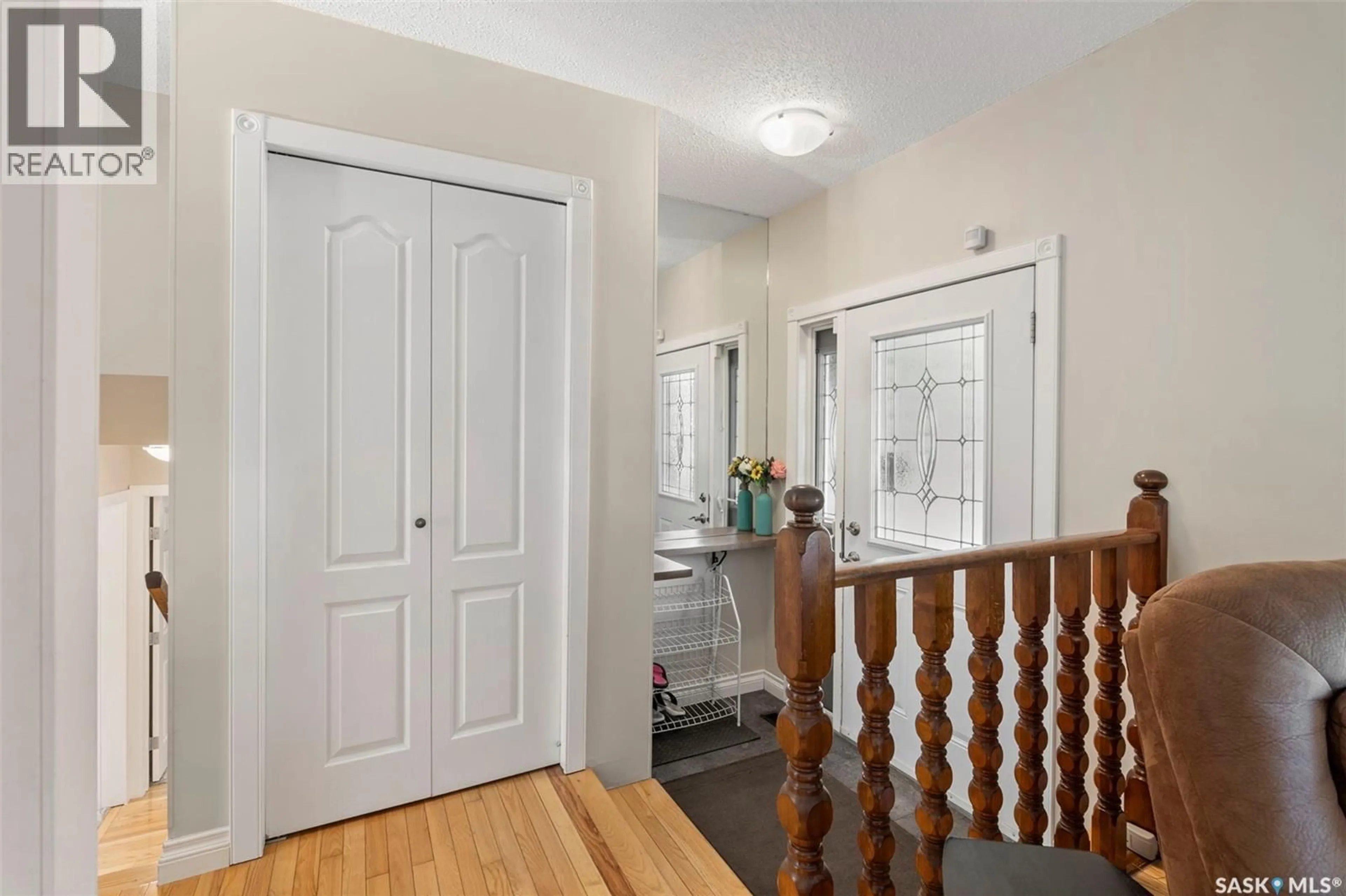 Indoor entryway for 614 COSTIGAN WAY, Saskatoon Saskatchewan S7J3R2