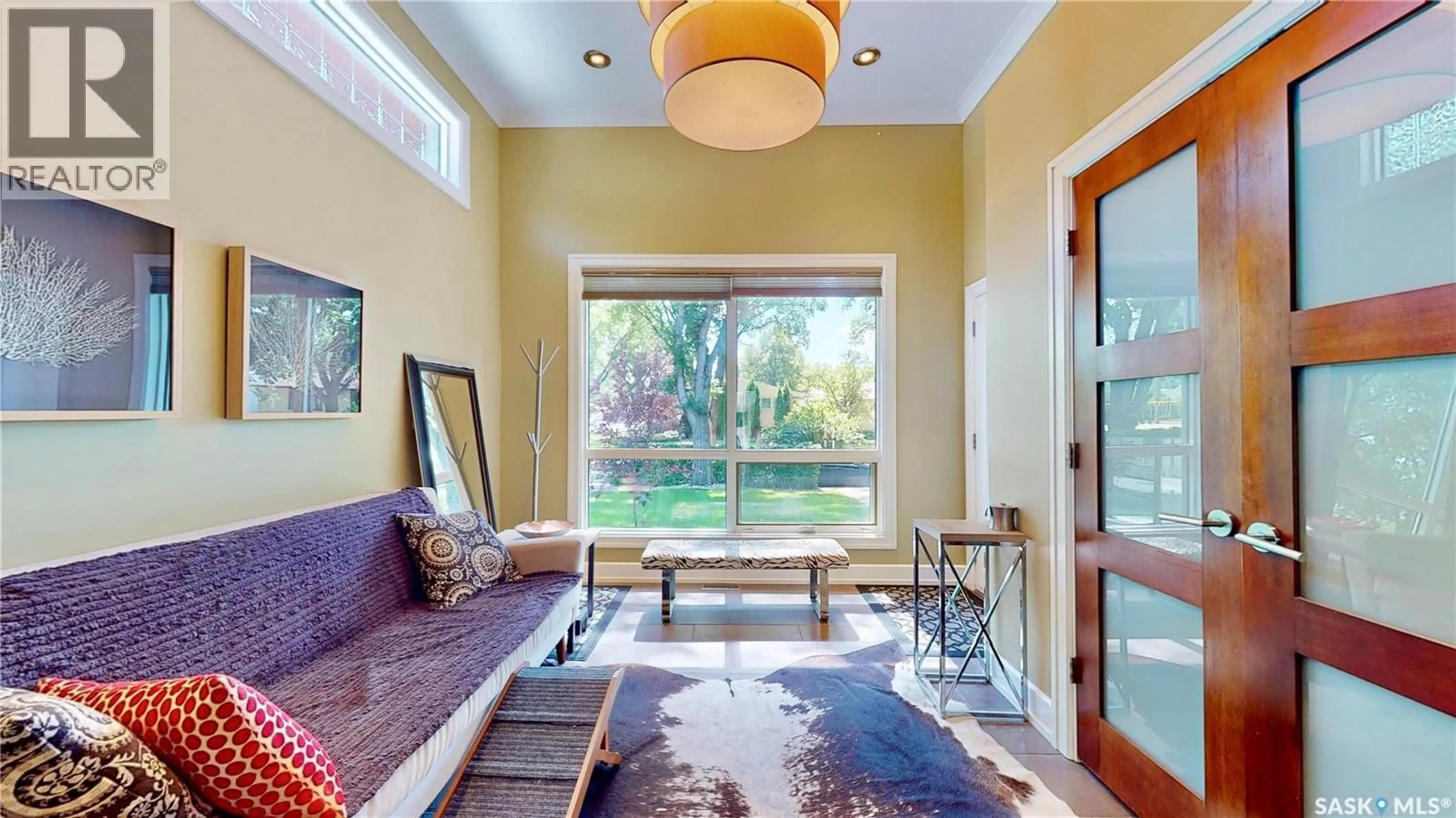 Indoor entryway for 3006 WHITMORE AVENUE, Regina Saskatchewan S4S1B8