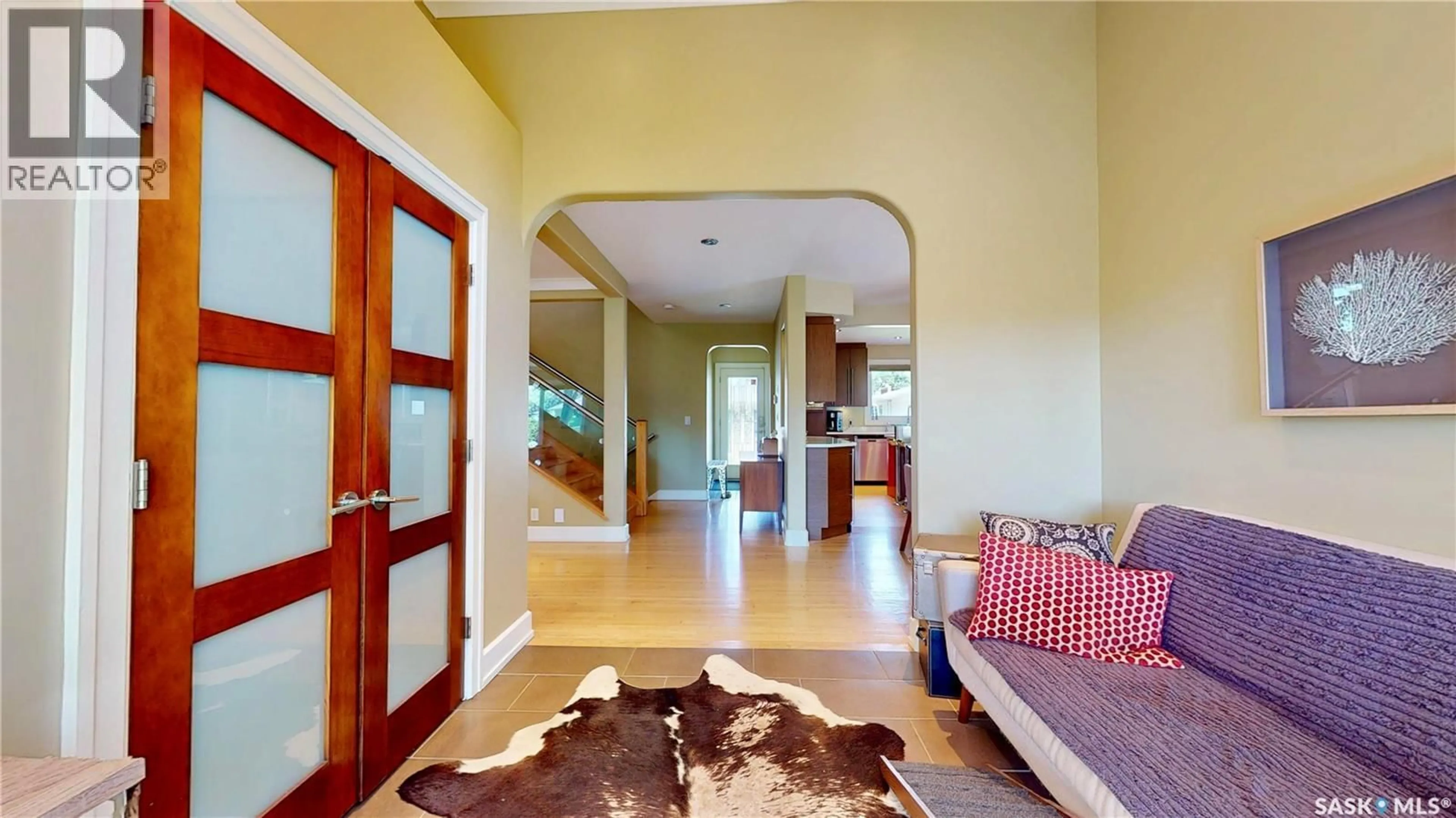 Indoor entryway for 3006 WHITMORE AVENUE, Regina Saskatchewan S4S1B8