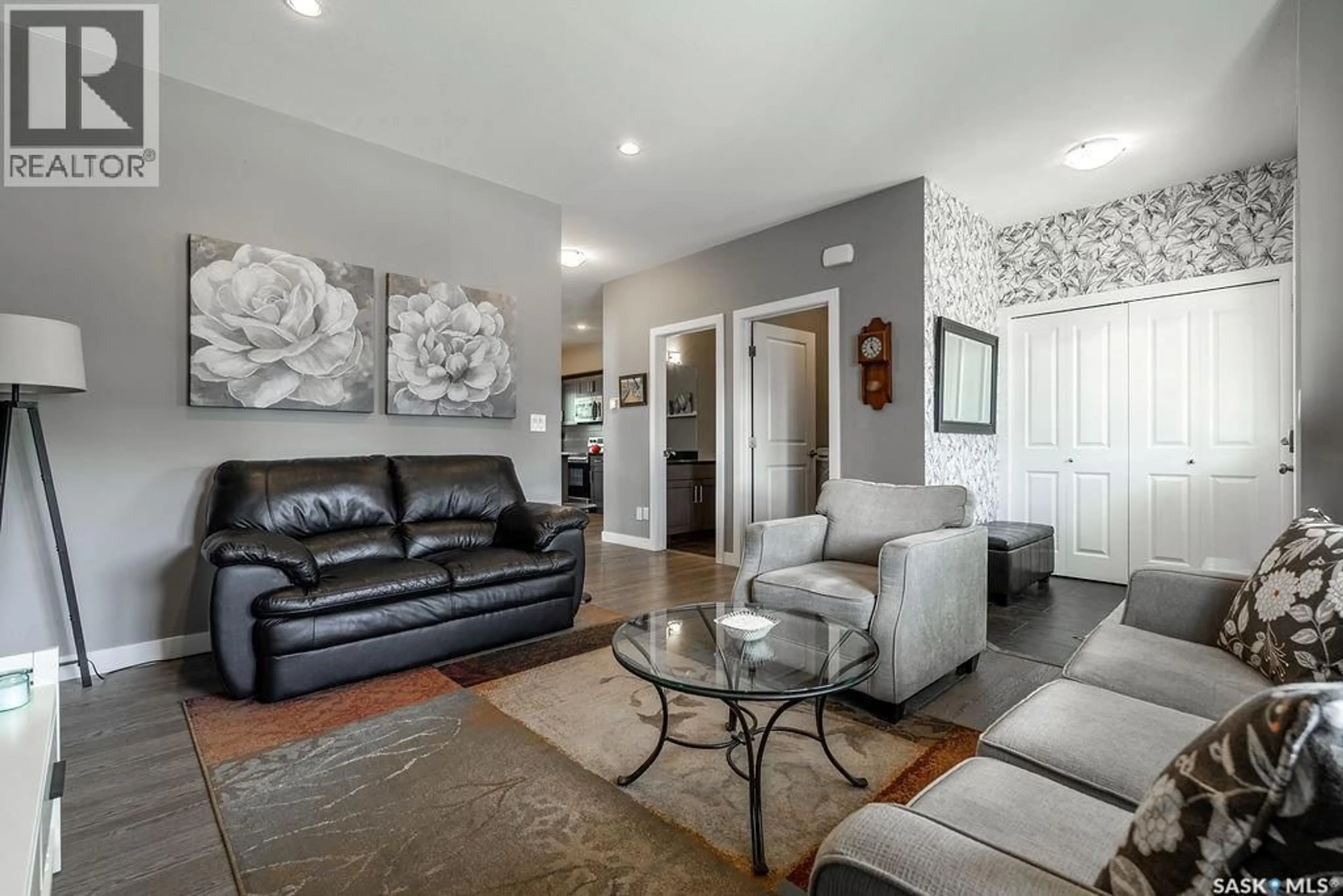 Living room with furniture, unknown for 1424 CASSAT DRIVE, Martensville Saskatchewan S0K2T1