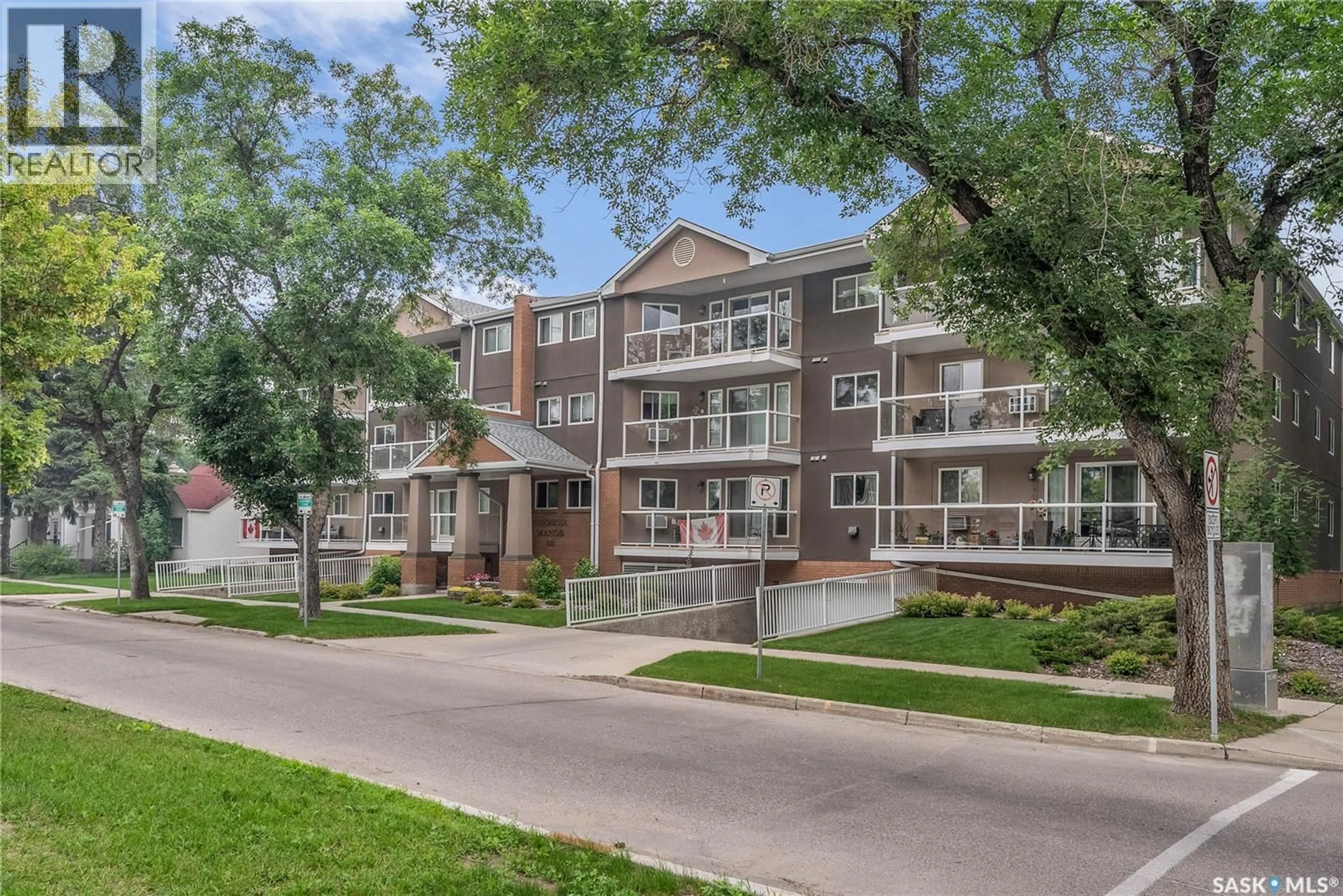 Patio, unknown for 306 - 921 MAIN STREET, Saskatoon Saskatchewan S7H0K4