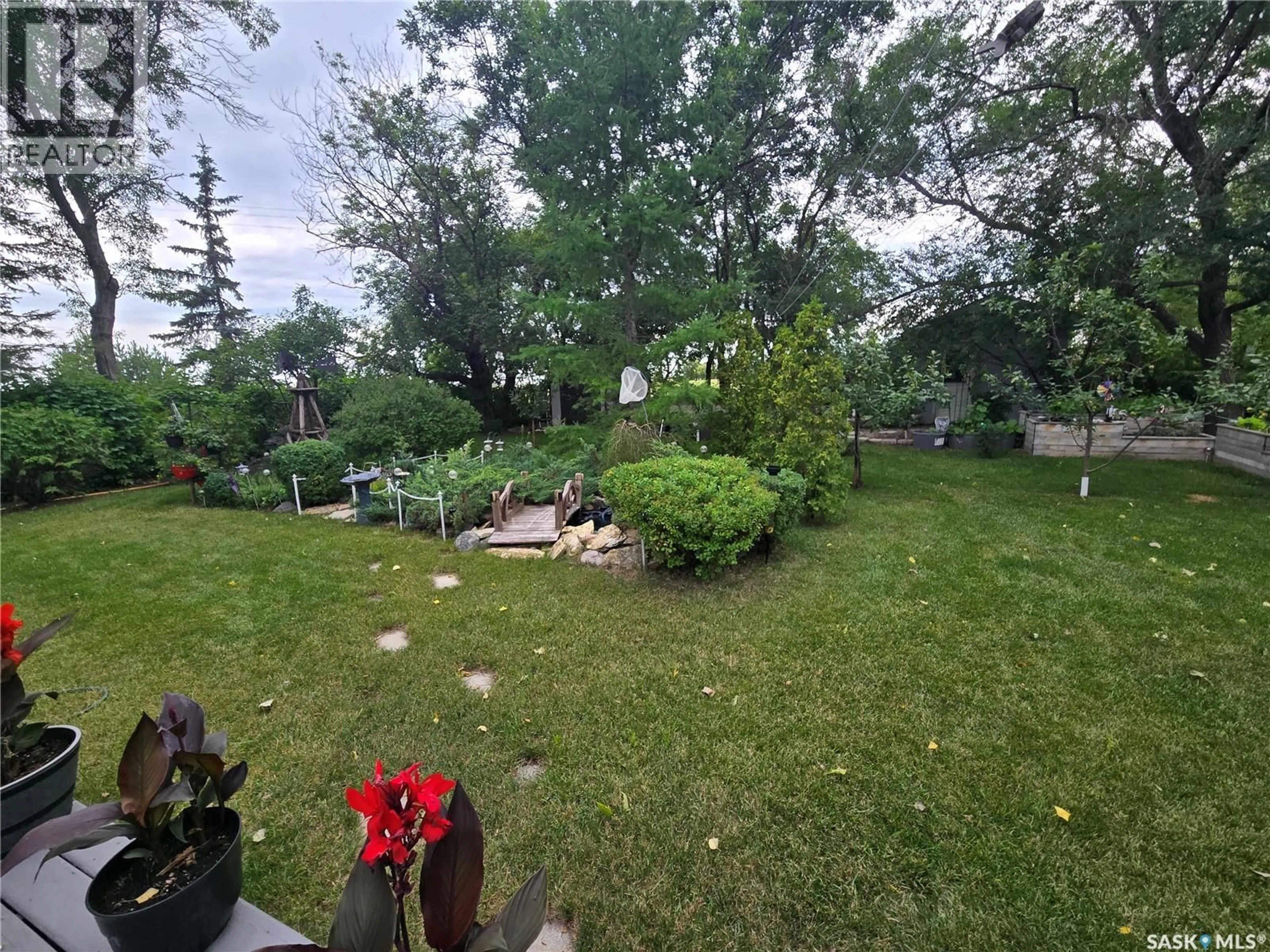 Patio, unknown for 808 ASSINIBOIA AVENUE, Stoughton Saskatchewan S0G4T0