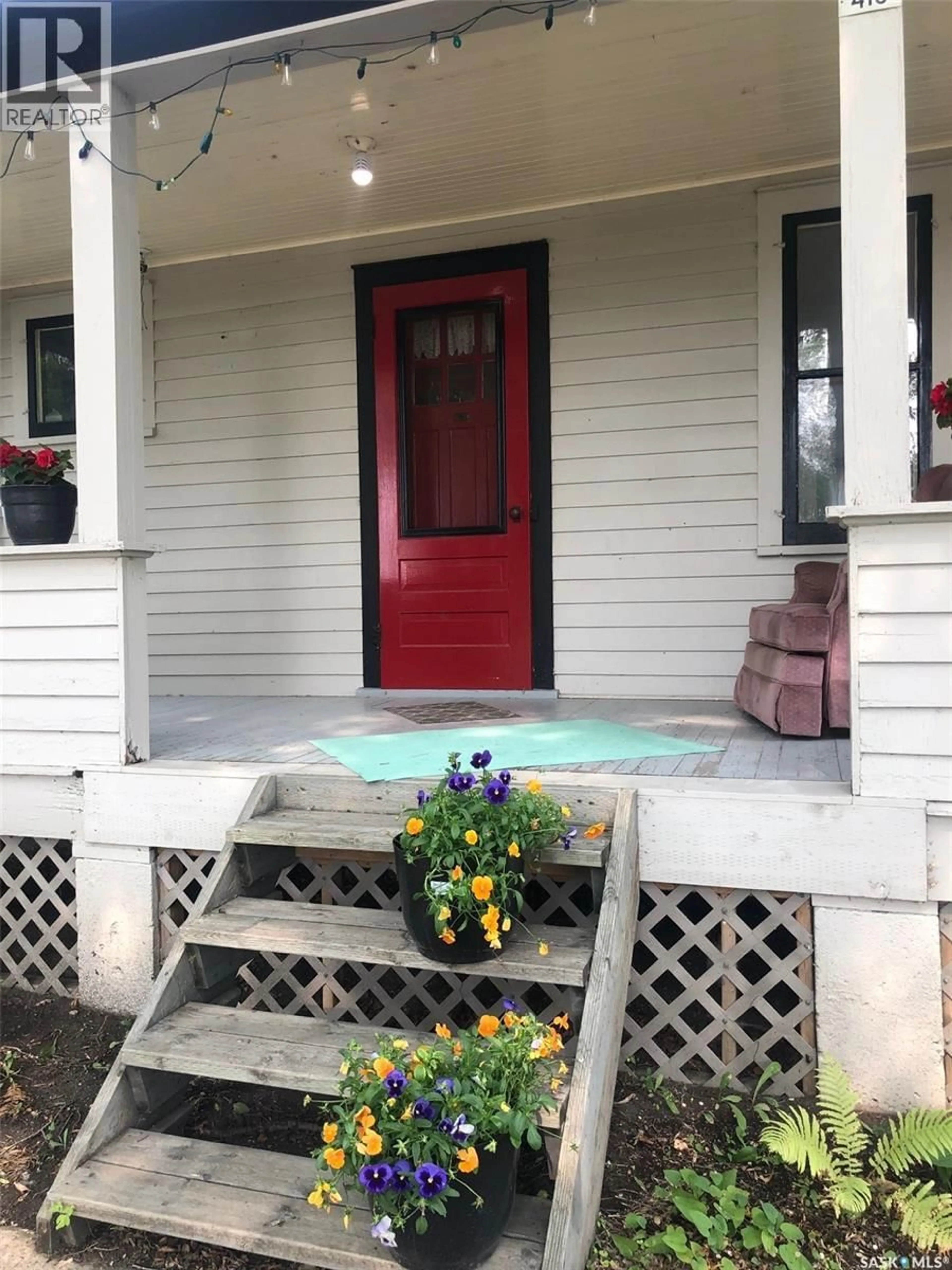 Indoor entryway for 413 SECOND STREET, Kamsack Saskatchewan S0A1S0