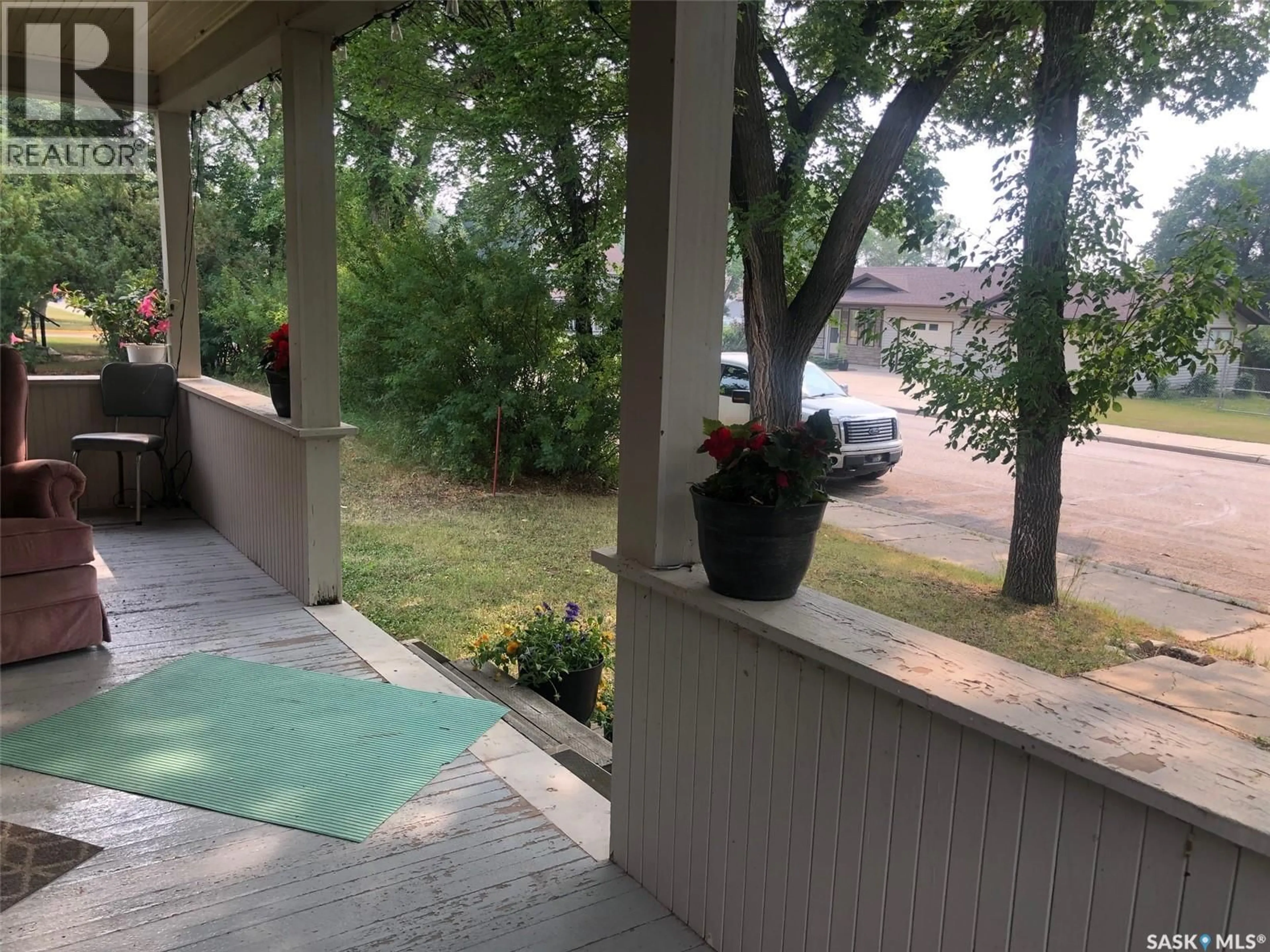 Patio, street for 413 SECOND STREET, Kamsack Saskatchewan S0A1S0