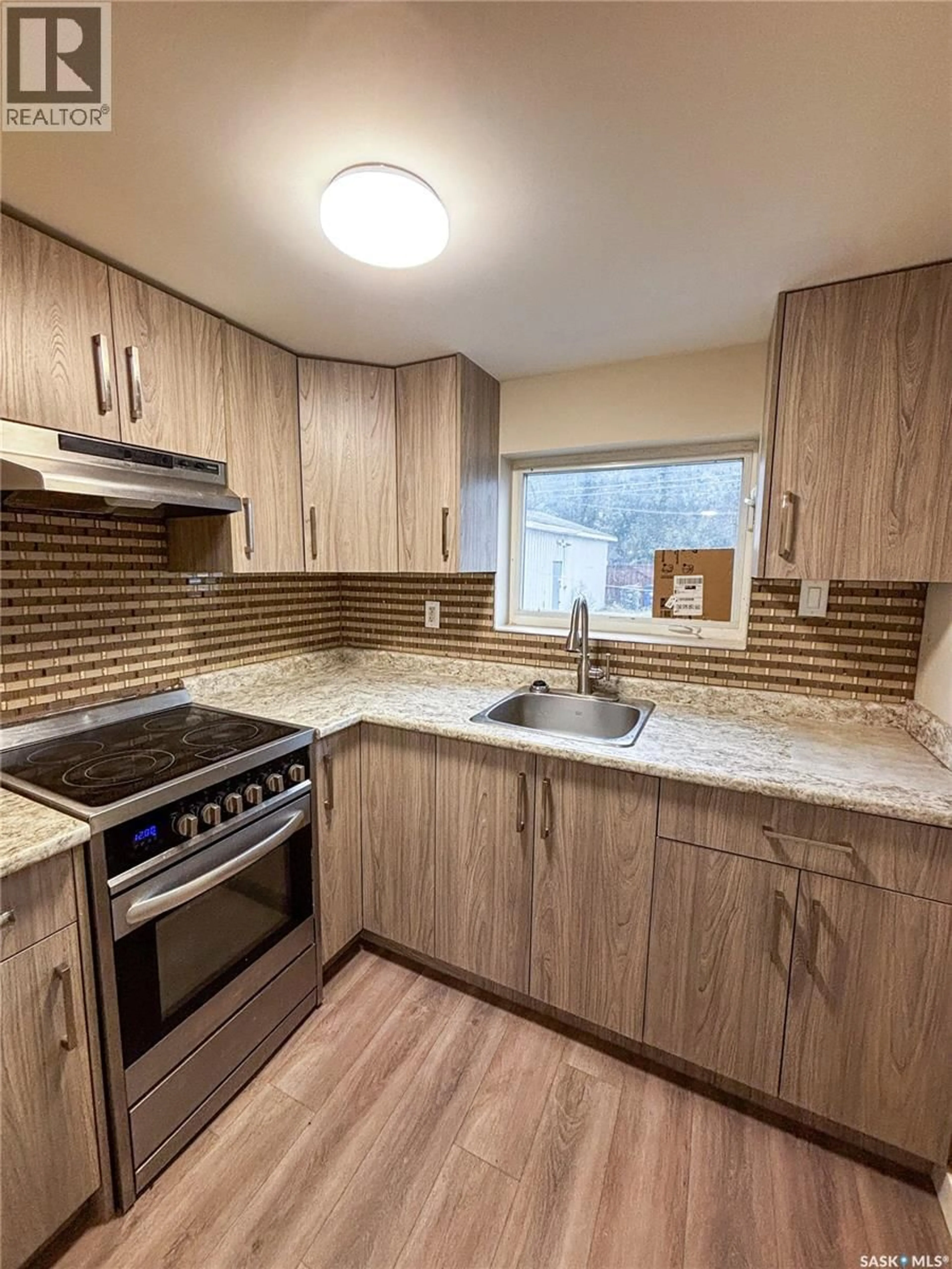 Standard kitchen, unknown for 1306 B AVENUE, Saskatoon Saskatchewan S7L1G5