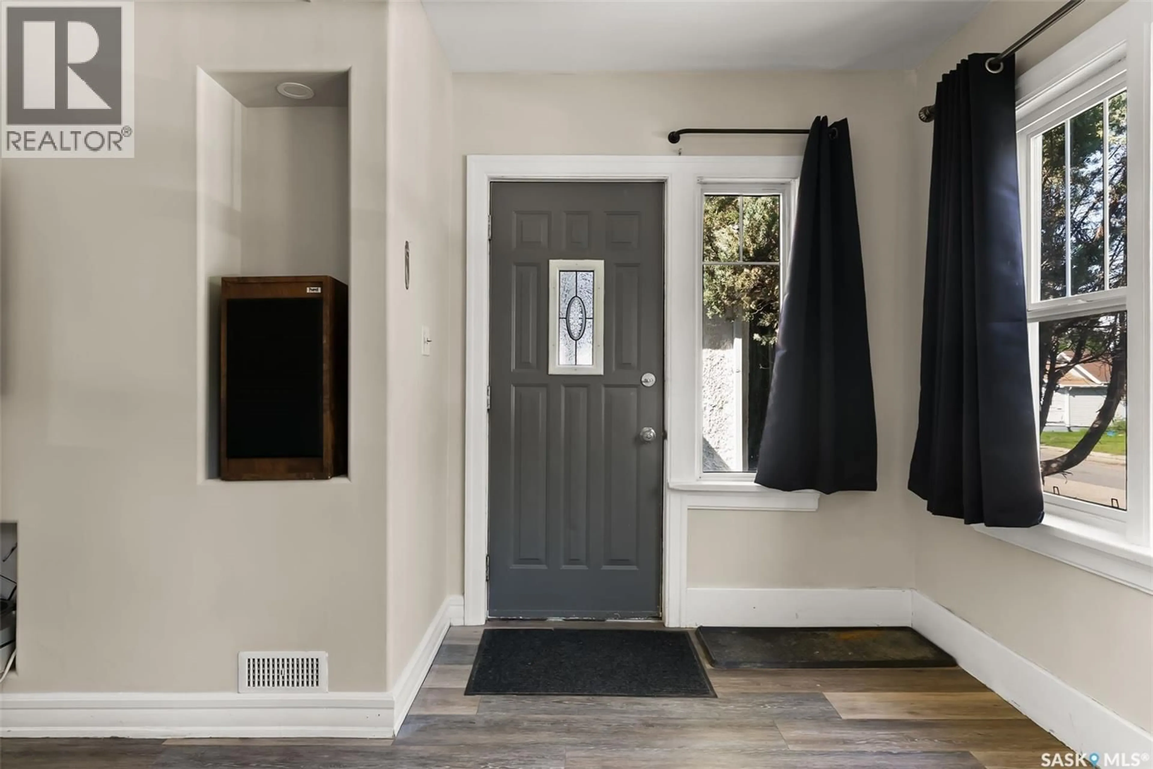 Indoor entryway for 2336 ATKINSON STREET, Regina Saskatchewan S4N3X3