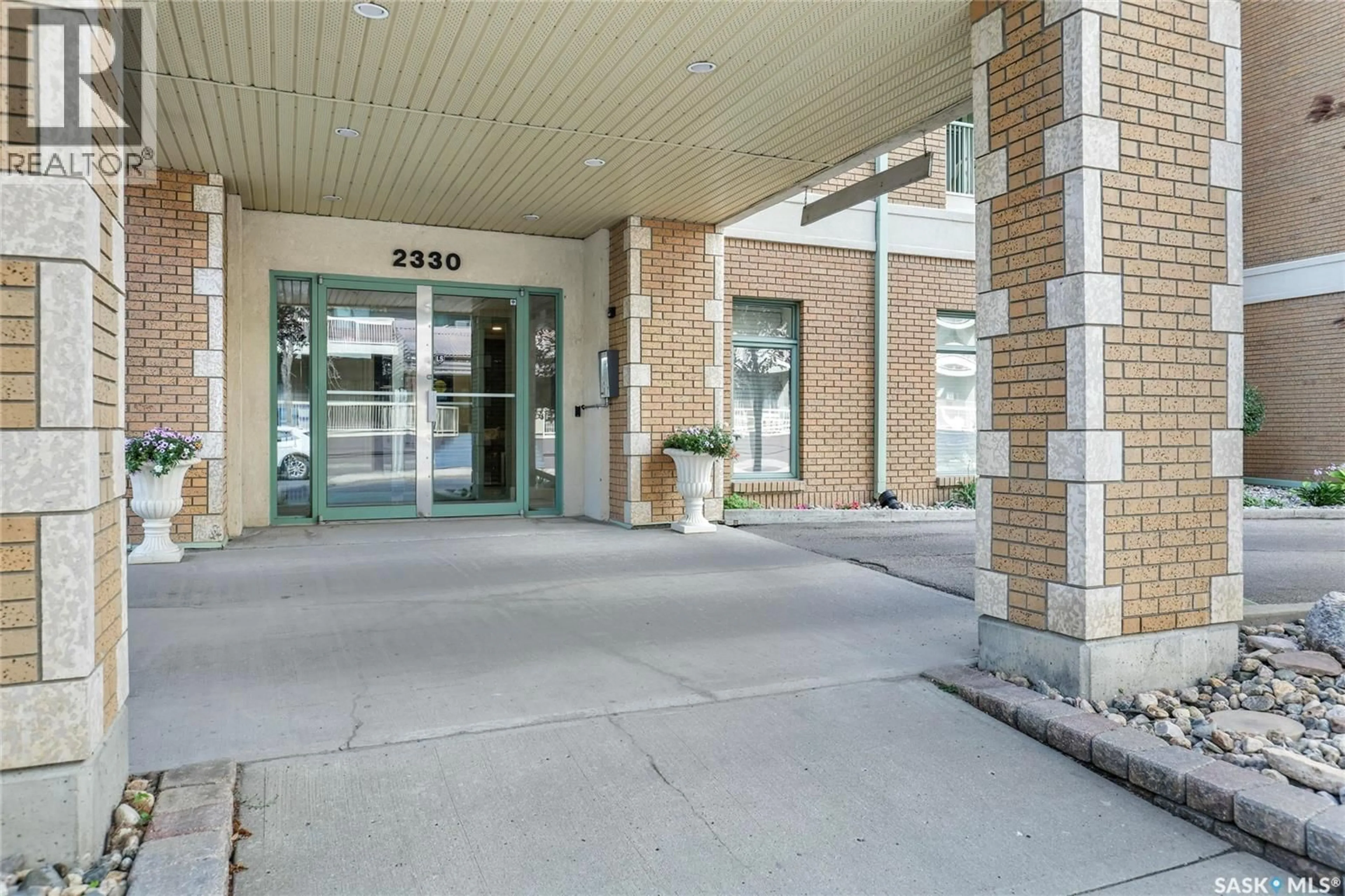Indoor foyer for 2330 - 430 HAMILTON STREET, Regina Saskatchewan S4P3Y5