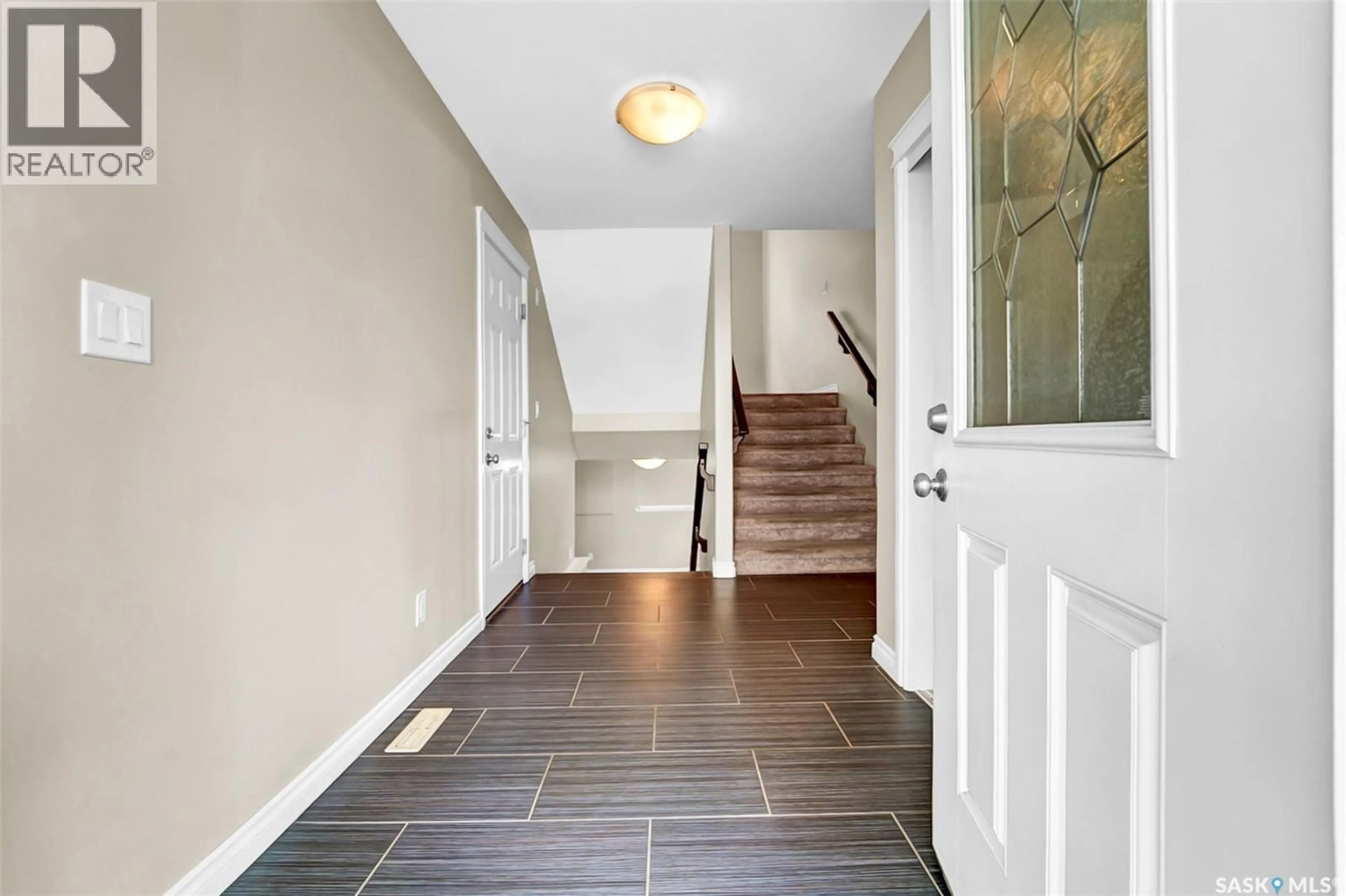 Indoor entryway for 401 212 WILLIS CRESCENT, Saskatoon Saskatchewan S7T0R7