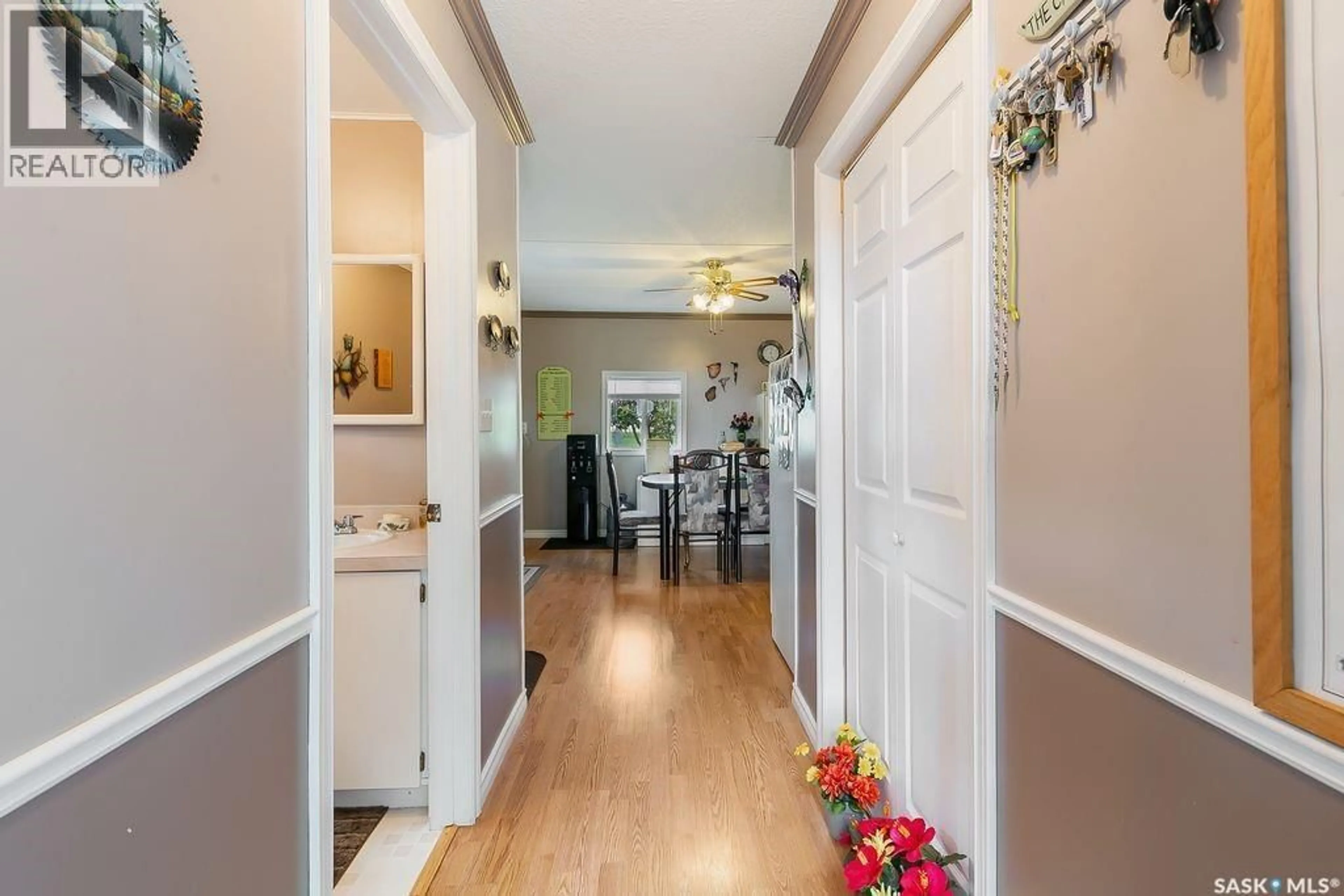 Indoor entryway for 25 MAPLE STREET, Grandview Beach Saskatchewan S0G1C0