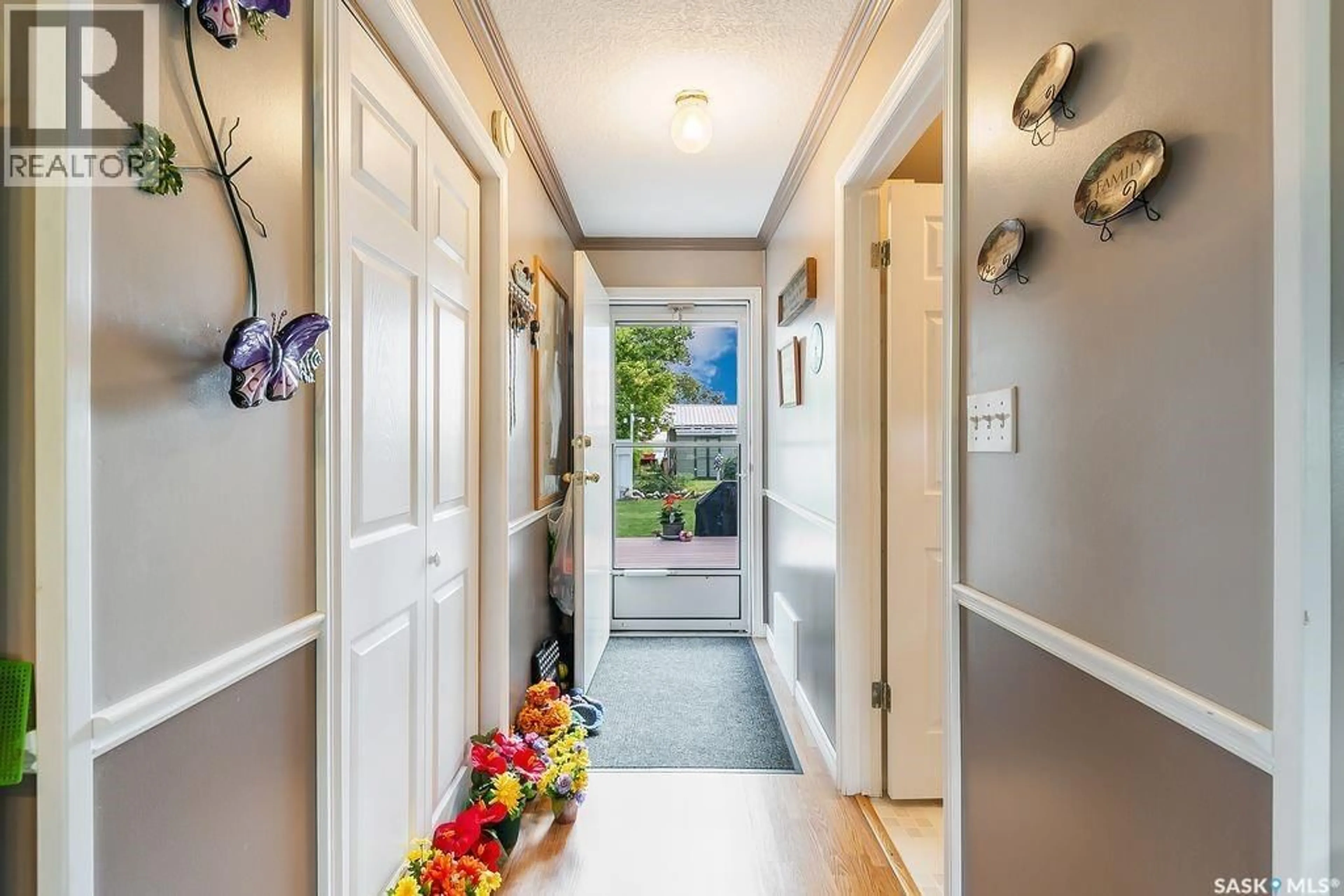 Indoor entryway for 25 MAPLE STREET, Grandview Beach Saskatchewan S0G1C0