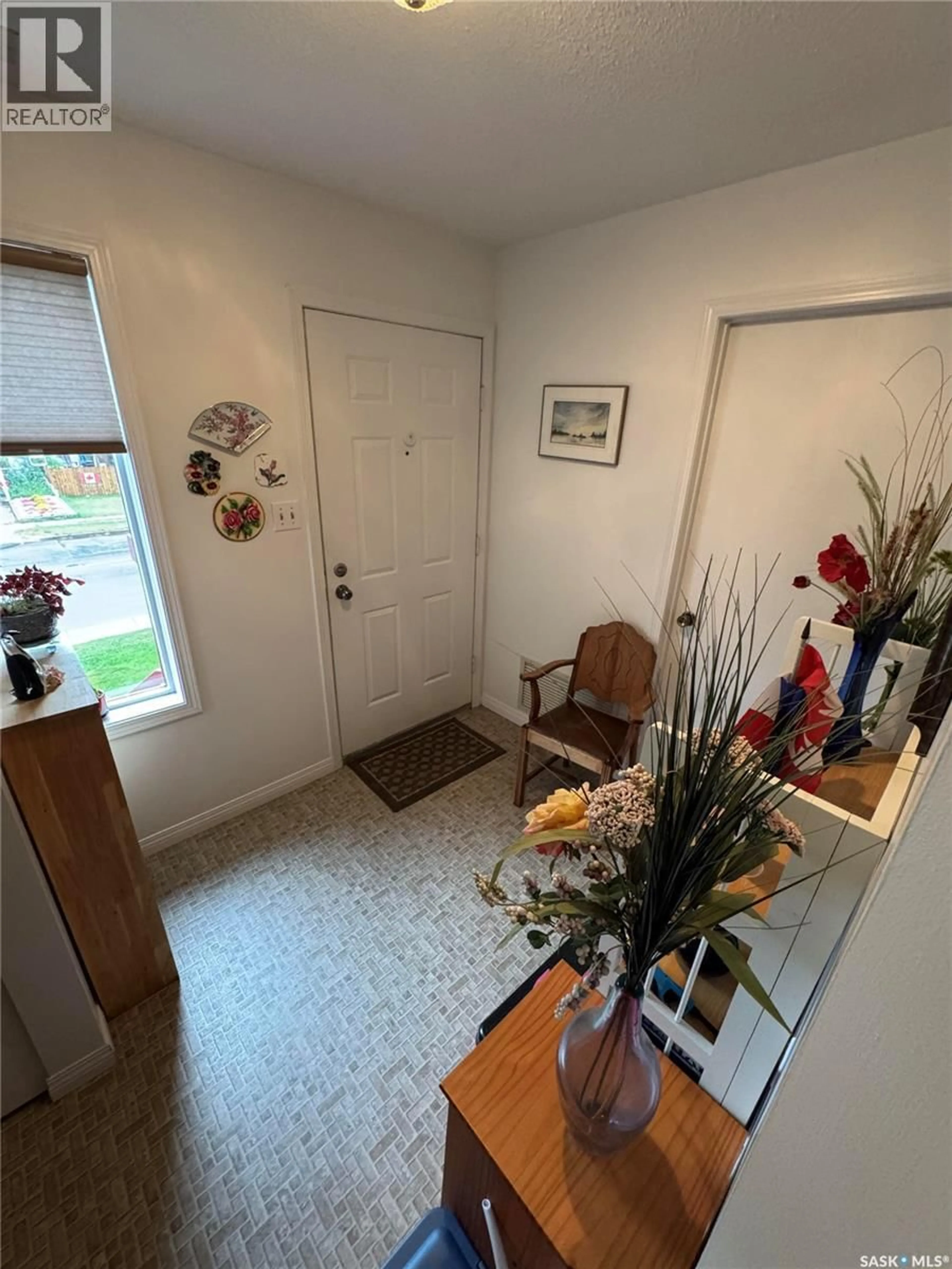 Indoor entryway for A2 - 532 RIVER STREET, Prince Albert Saskatchewan S6V0A6