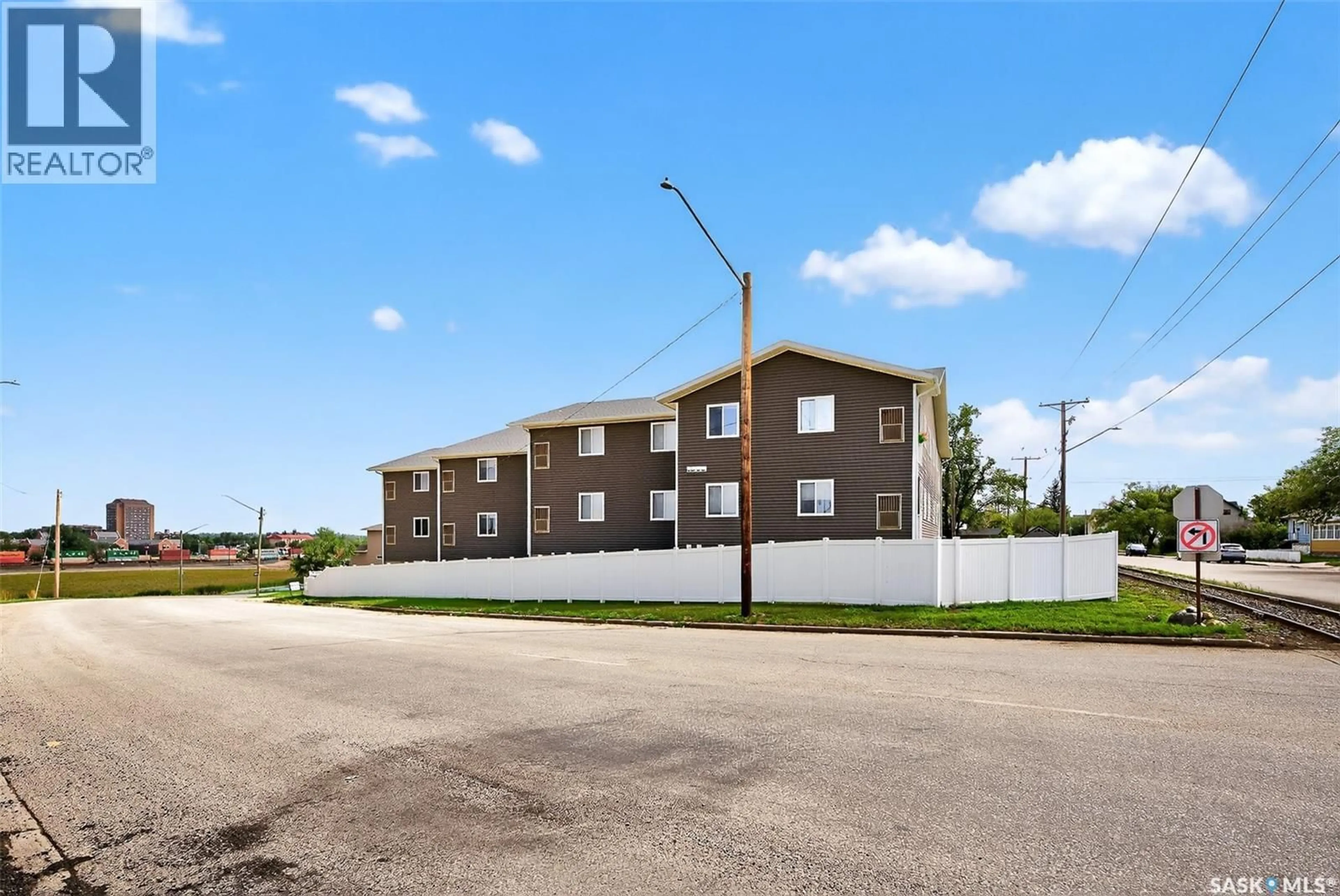 Patio, street for 2 - 221 MAIN STREET, Moose Jaw Saskatchewan S6H2R4