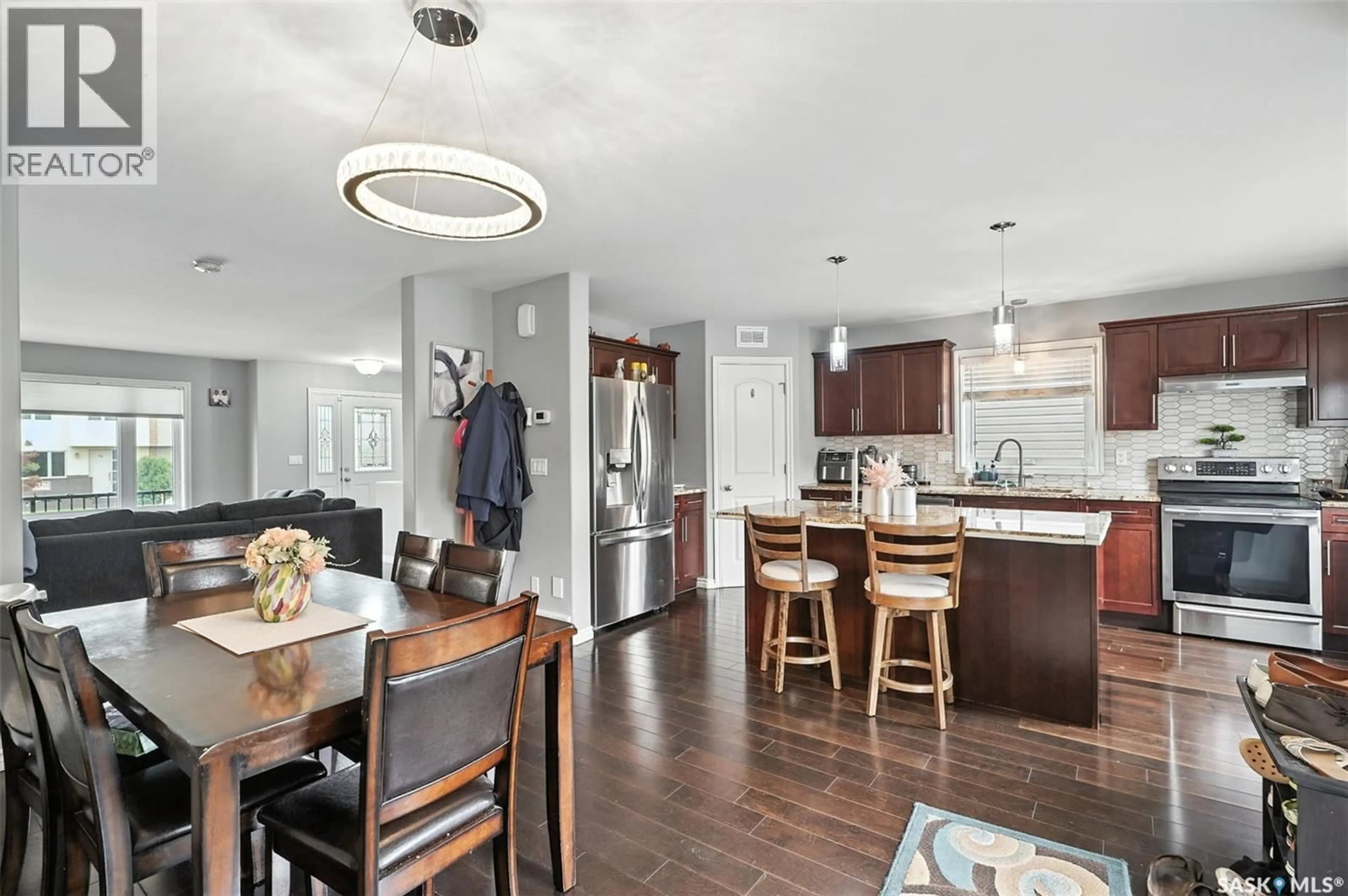 Open concept kitchen, unknown for 166 CORNISH ROAD, Saskatoon Saskatchewan S7T0K4
