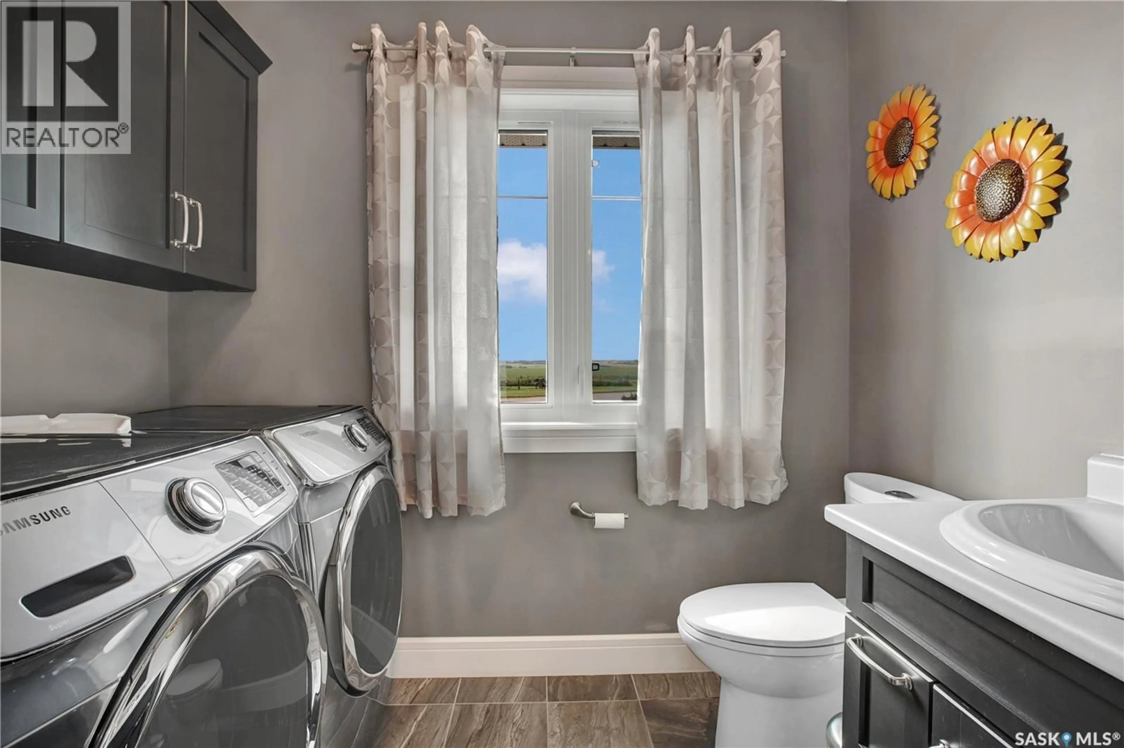 Laundry room for RIVER VALLEY VIEW ACREAGE, Corman Park Rm No. 344 Saskatchewan S0K4S0