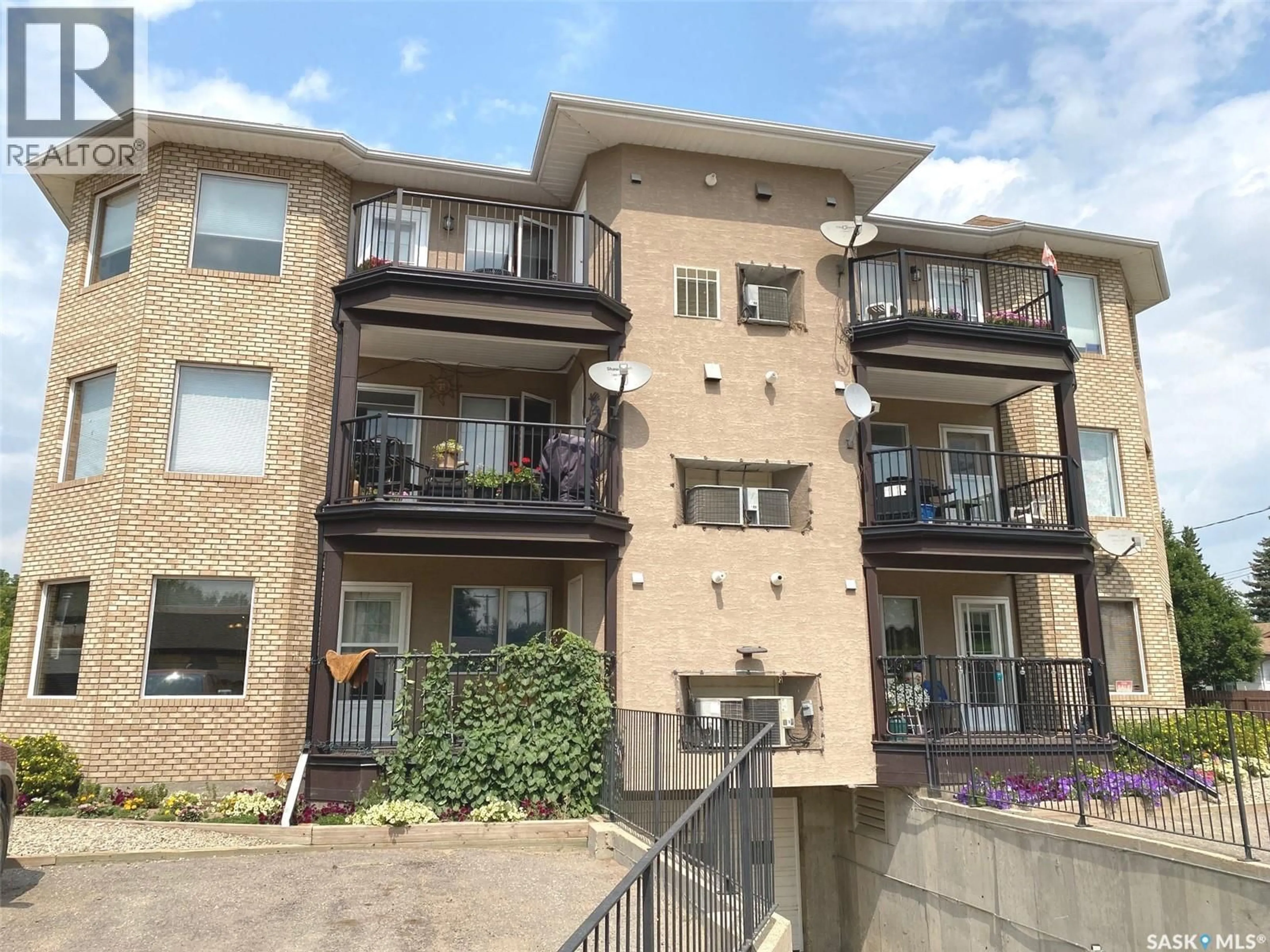 A pic from outside/outdoor area/front of a property/back of a property/a pic from drone, building for 1 - 104 561 BROADWAY STREET W, Fort Qu'Appelle Saskatchewan S0G1S0