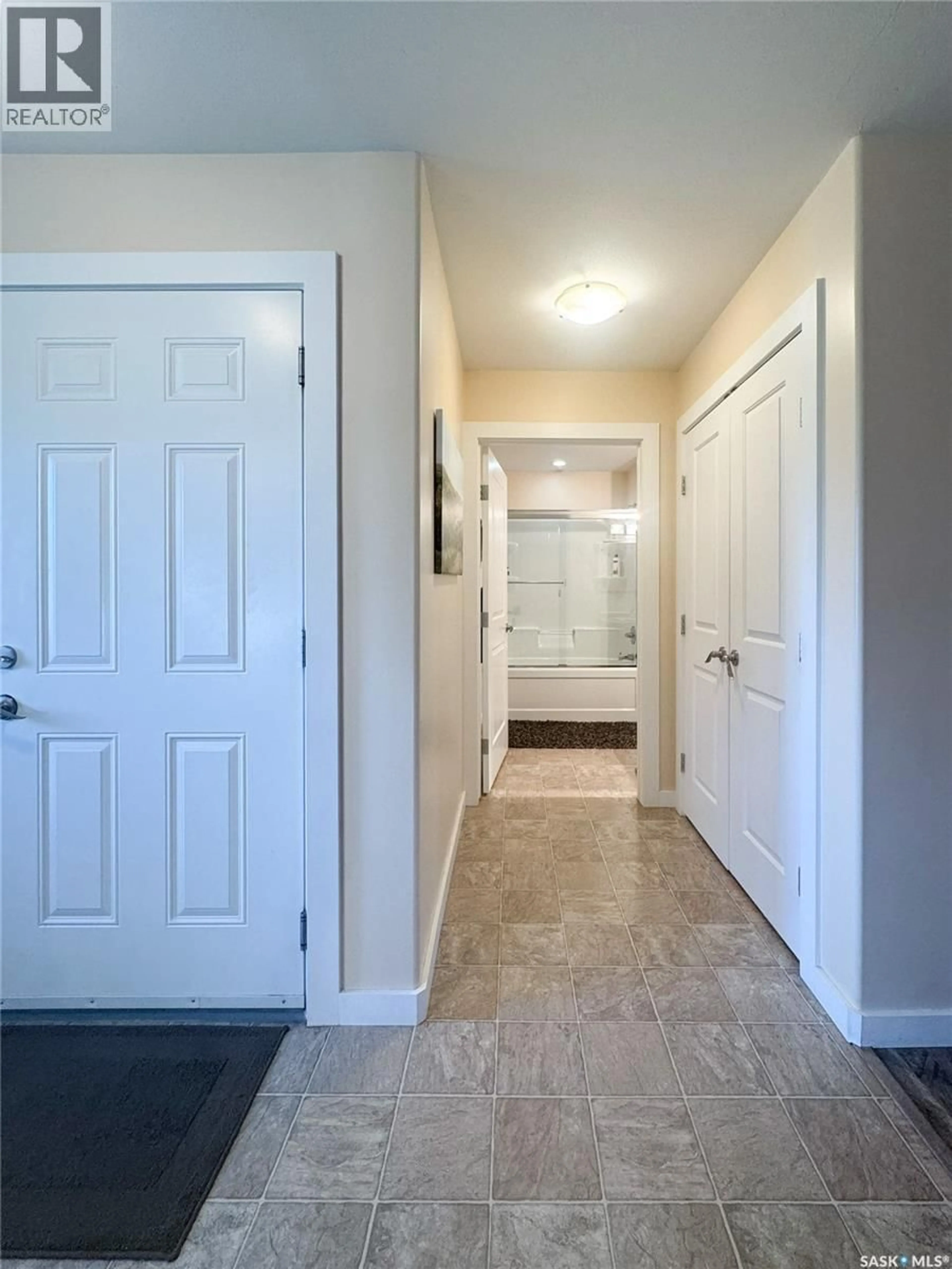 Indoor entryway for 325 2ND STREET, Waldheim Saskatchewan S0K4R0