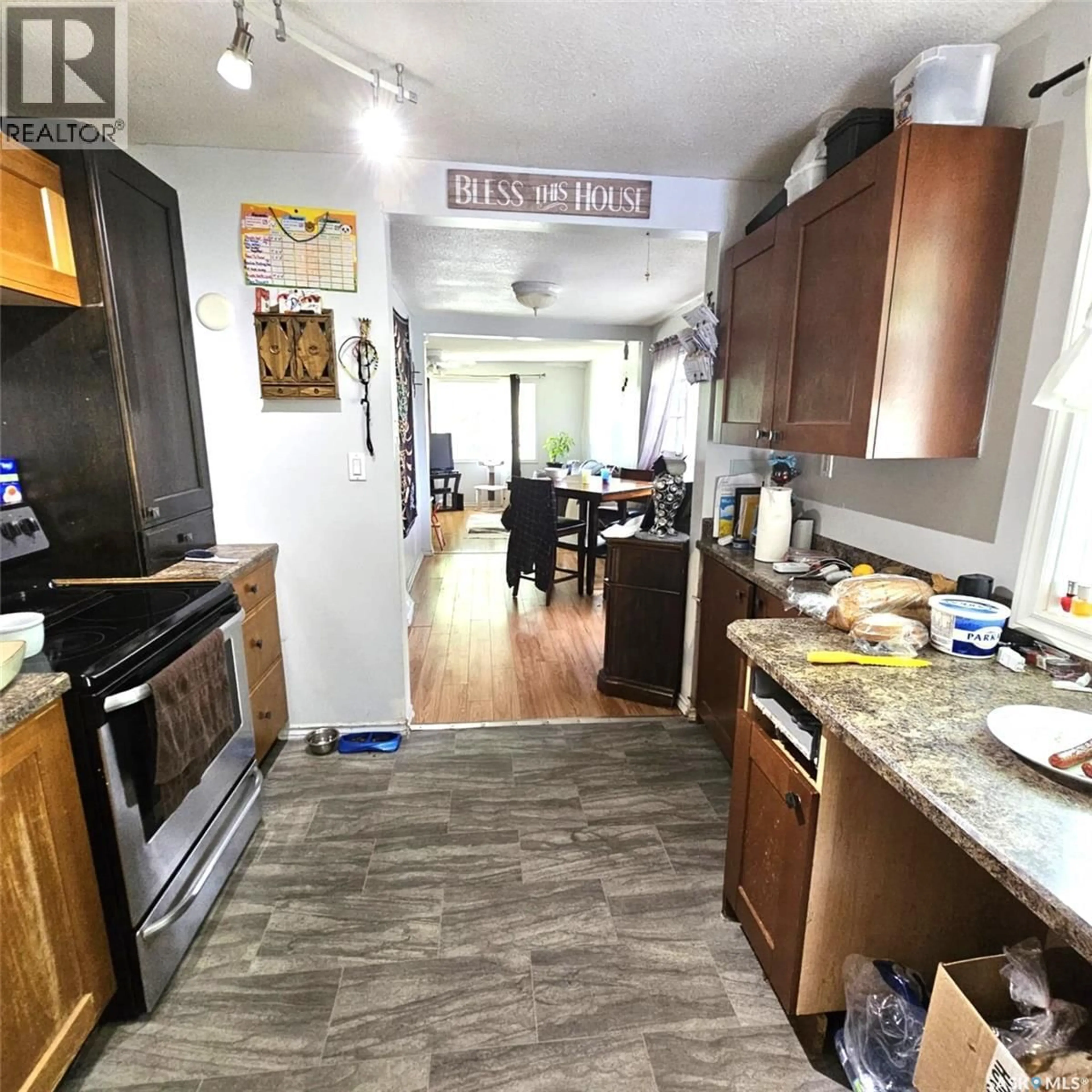 Open concept kitchen, unknown for 1261 ATKINSON STREET, Regina Saskatchewan S4N3V7
