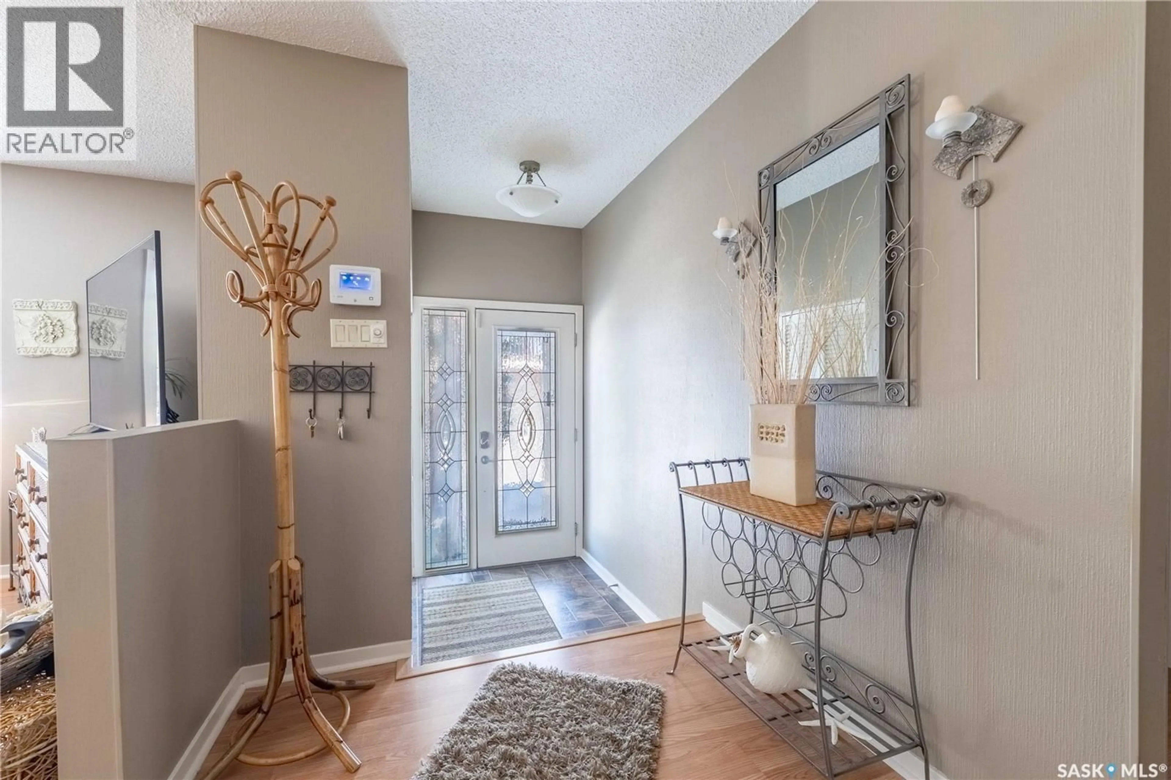 Indoor entryway for 1341 KING CRESCENT, Moose Jaw Saskatchewan S6H3G3